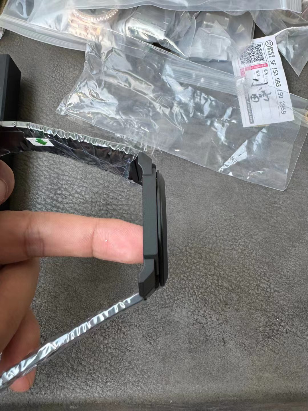 Bulgari Bv Octo Finissimo Gram 1 Size:40 mm 2 Thickness:7 3 Watch Case: Titanium 4 Crystal: 5 Dial: 6 Steel Strap: 7 Ceramic 8 Movement: Mechanicalmovement