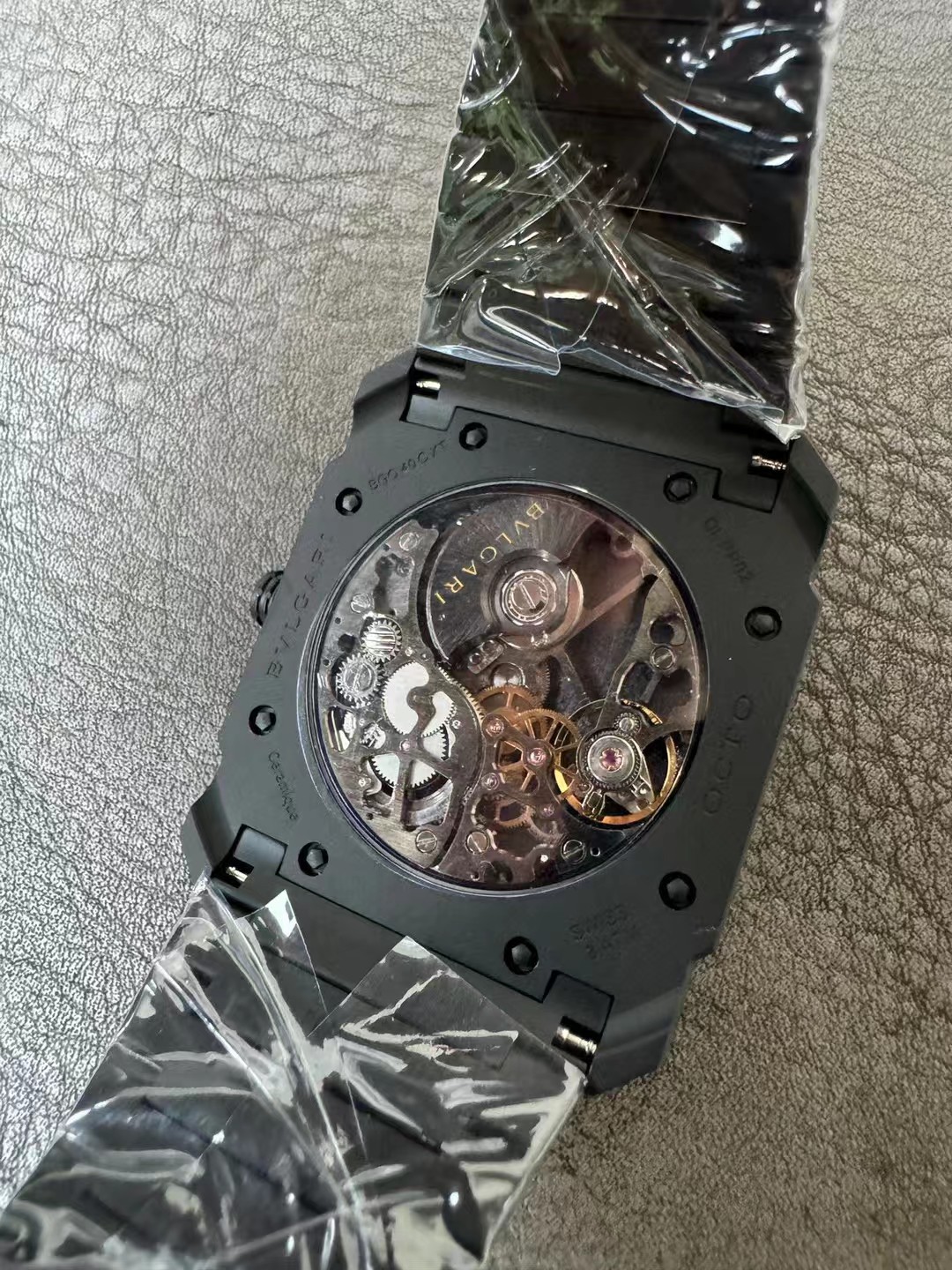 Bulgari Bv Octo Finissimo Gram 1 Size:40 mm 2 Thickness:7 3 Watch Case: Titanium 4 Crystal: 5 Dial: 6 Steel Strap: 7 Ceramic 8 Movement: Mechanicalmovement