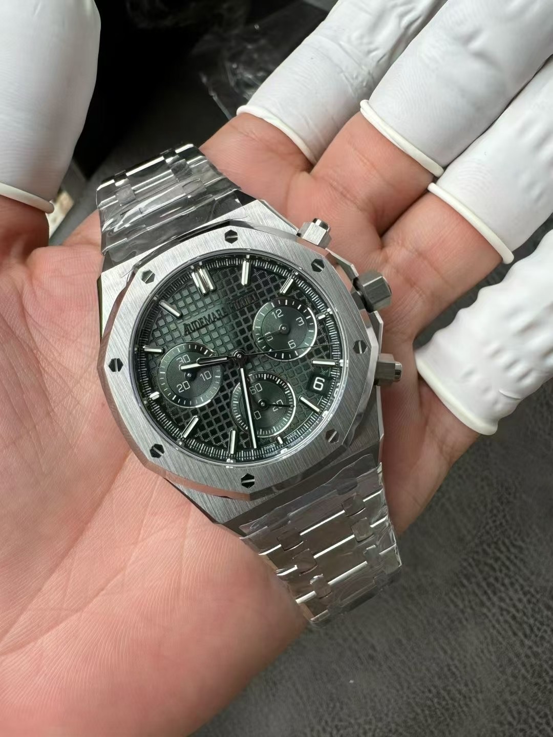 Audemars Piguet Ddfaudemars Piguet26240 4401 Movement6.8 mm thickness, 1-1 2 Movement .watch Diallogo1-1 ,a E 4watch Dial 4 6 Case ,size Strap ,10 ,ap ,logo1-1 Ddf