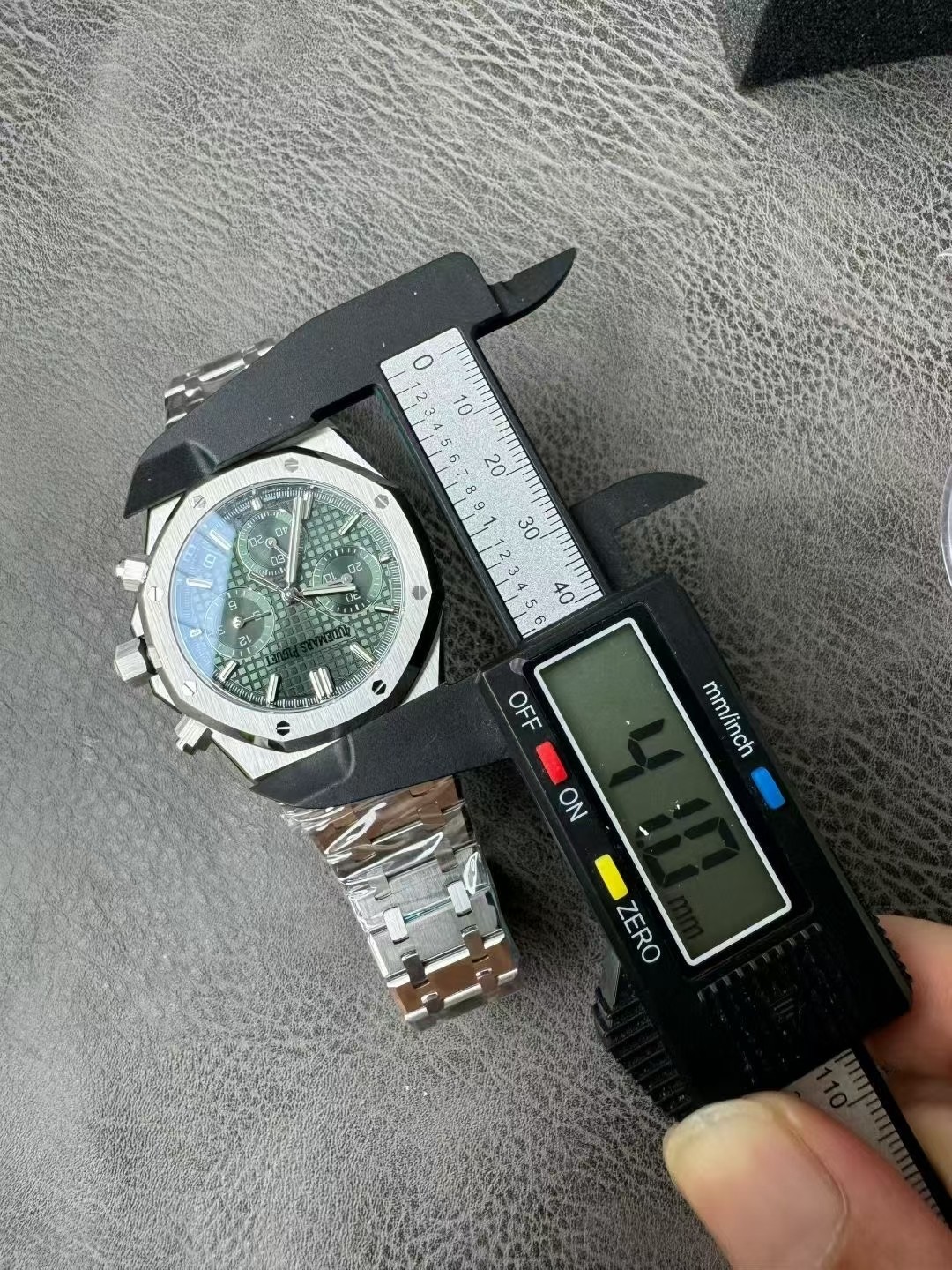 Audemars Piguet Ddfaudemars Piguet26240 4401 Movement6.8 mm thickness, 1-1 2 Movement .watch Diallogo1-1 ,a E 4watch Dial 4 6 Case ,size Strap ,10 ,ap ,logo1-1 Ddf