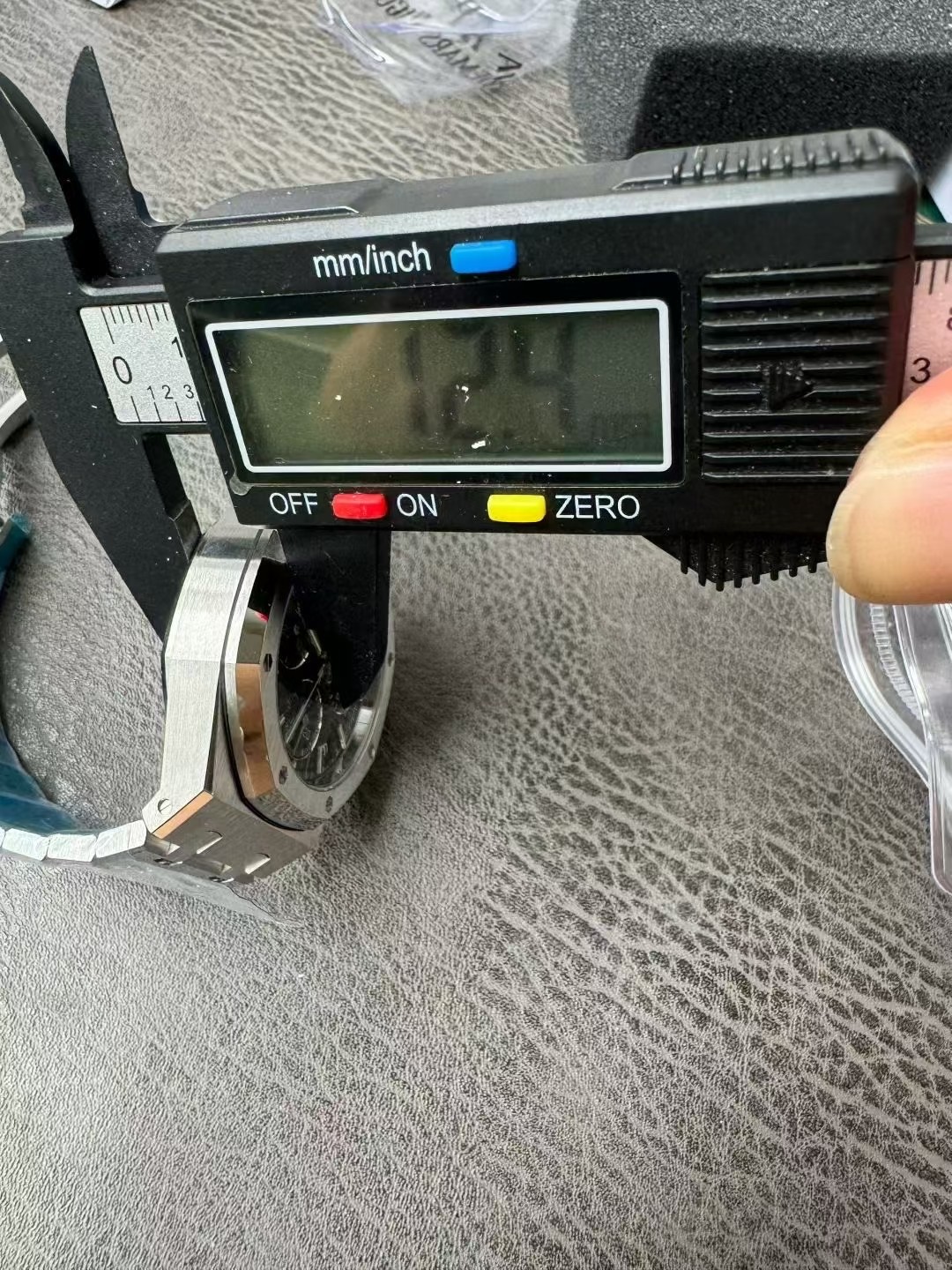 Audemars Piguet Ddfaudemars Piguet26240 4401 Movement6.8 mm thickness, 1-1 2 Movement .watch Diallogo1-1 ,a E 4watch Dial 4 6 Case ,size Strap ,10 ,ap ,logo1-1 Ddf