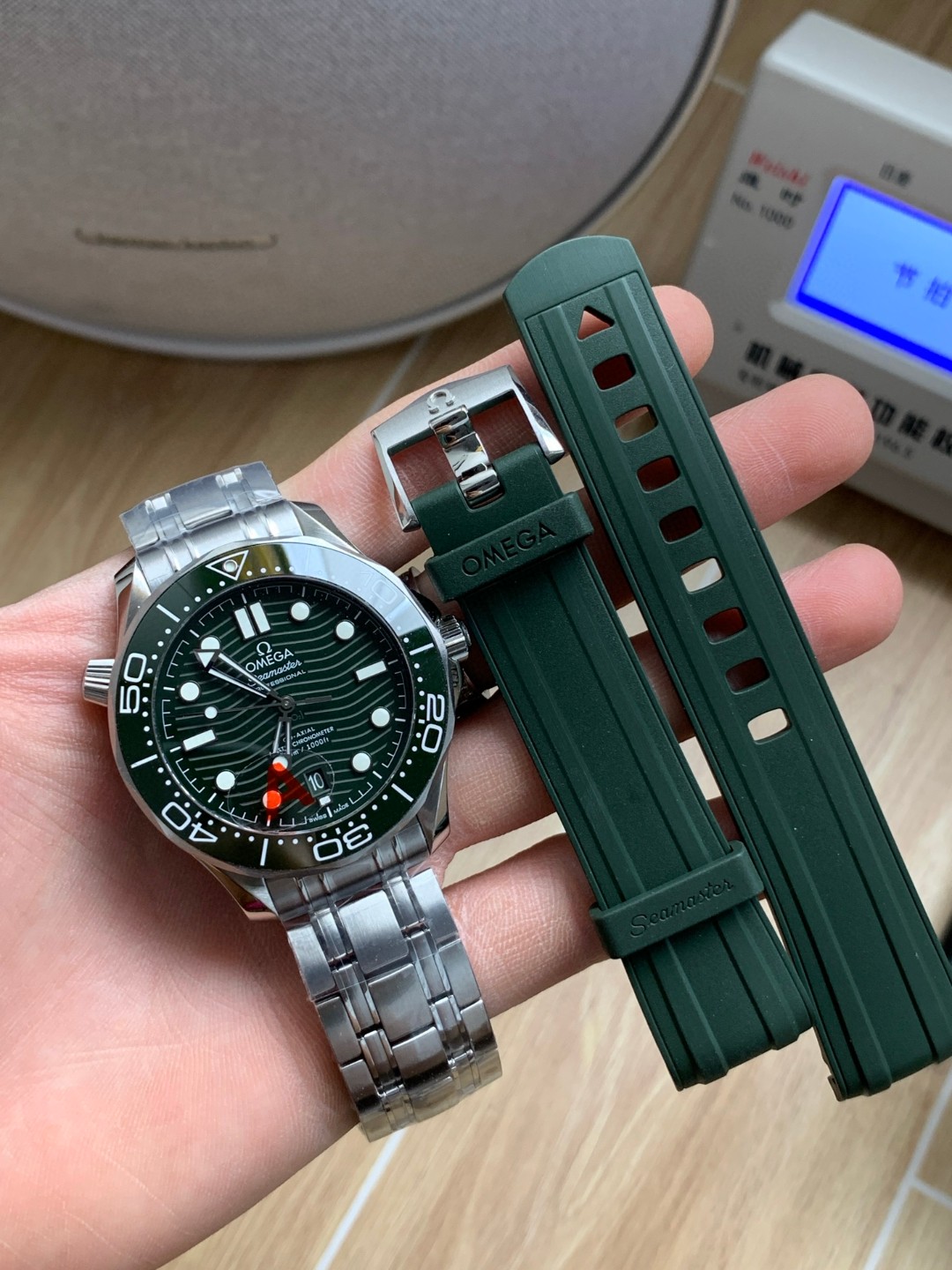 Omega Vs 300 --v4 8800 Movementvs movement ①vs ②vs 54 55 2824 movement41 13 ③ ①vs 8800diameter 5 mm thickness65 9 6m Thickness6.4 75 M ②movement