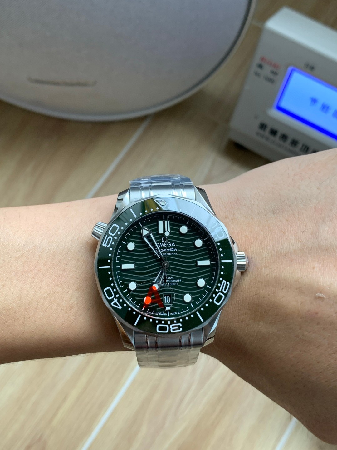 Omega Vs 300 --v4 8800 Movementvs movement ①vs ②vs 54 55 2824 movement41 13 ③ ①vs 8800diameter 5 mm thickness65 9 6m Thickness6.4 75 M ②movement