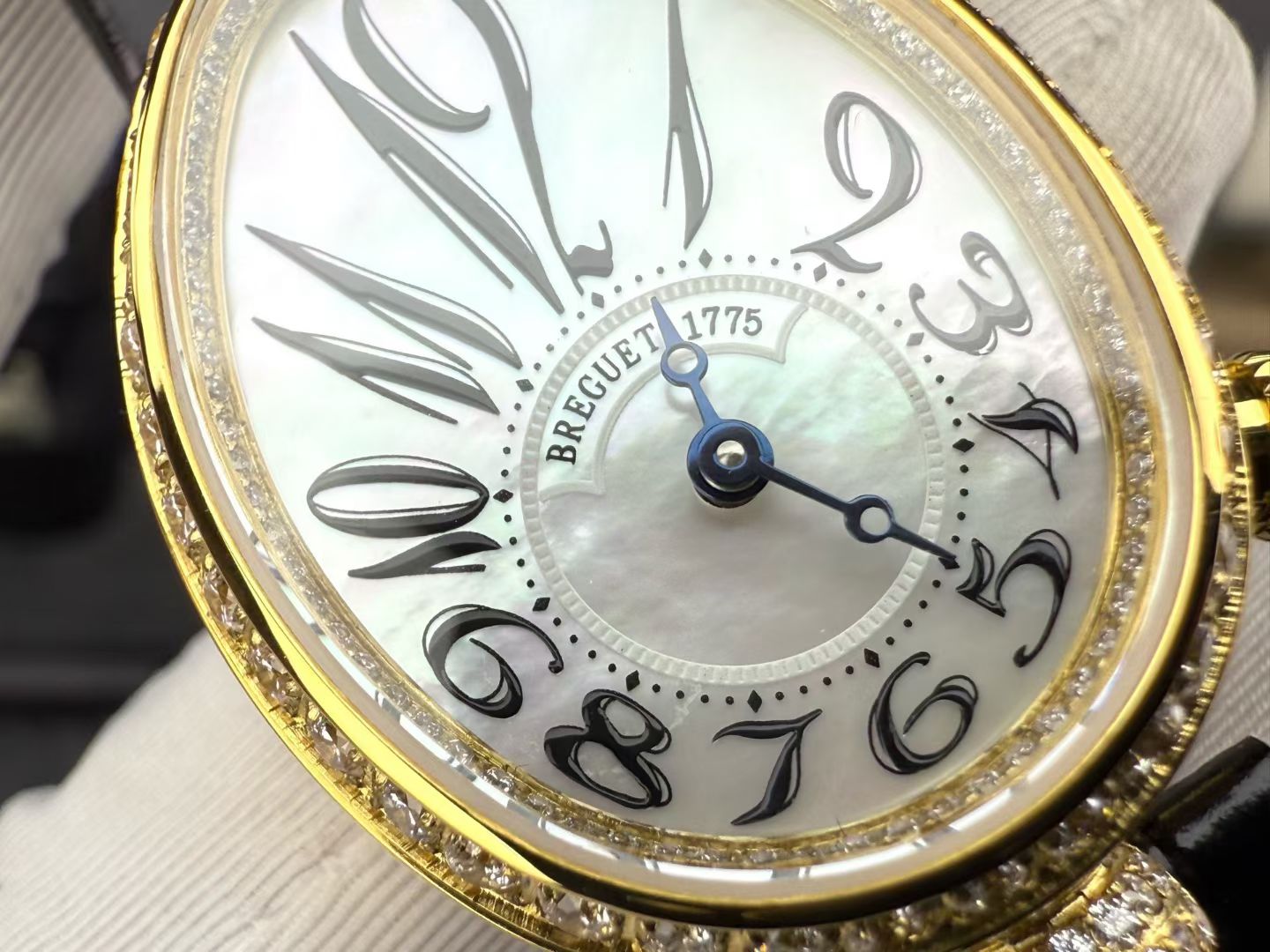 Breguet Gr Watch Case Size Small Size33 X 25 117 99gram 26gram Original Fish Eye Effect, Diamond Originalk ,zf Strap Clasp Movement Breguet.537/3 Qc