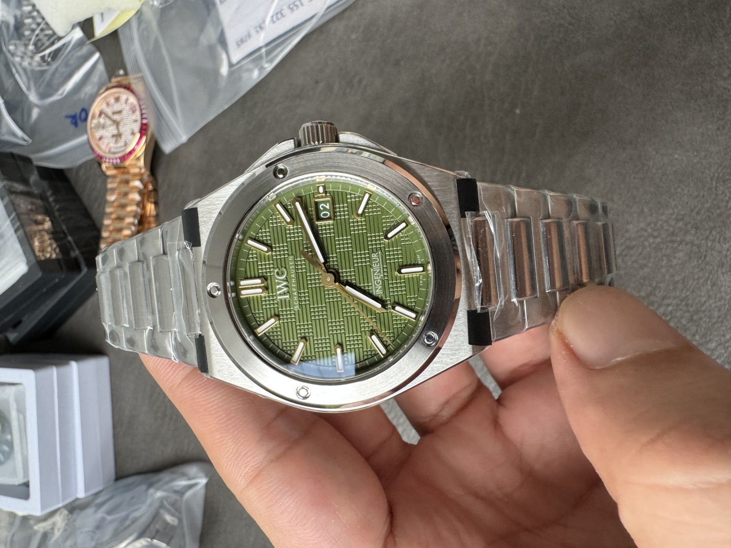 Iwc V7 Ingenieur 2023 Watches Wonders Geneva Gérald Genta 1970 Ref. 40 mm Watch Case .thickness 7 5 H Dial Sl Markers Luminous 70 ,3 ,6 Originalsteel Strapmold Opening, Original, 100 V7 Sw300 movement, V7 2892 V7