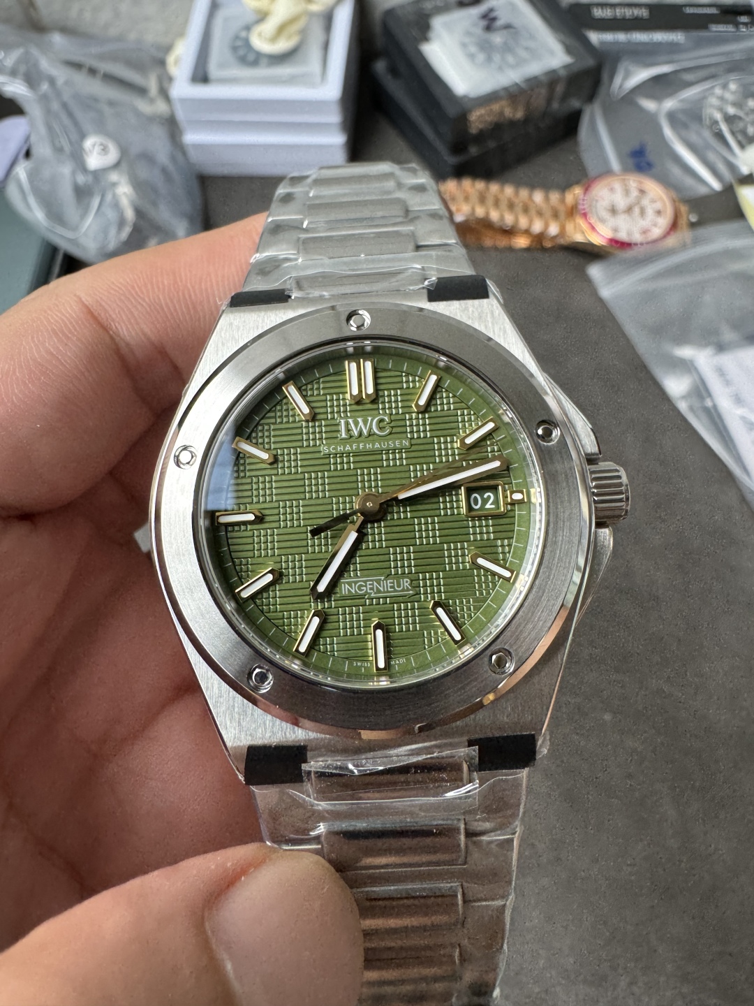 Iwc V7 Ingenieur 2023 Watches Wonders Geneva Gérald Genta 1970 Ref. 40 mm Watch Case .thickness 7 5 H Dial Sl Markers Luminous 70 ,3 ,6 Originalsteel Strapmold Opening, Original, 100 V7 Sw300 movement, V7 2892 V7