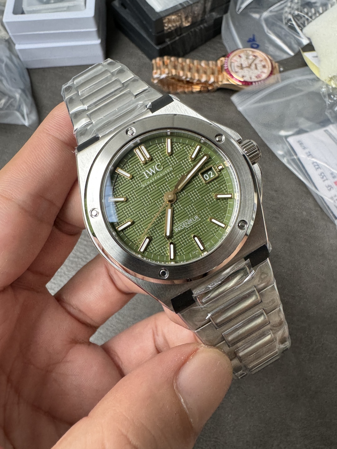 Iwc V7 Ingenieur 2023 Watches Wonders Geneva Gérald Genta 1970 Ref. 40 mm Watch Case .thickness 7 5 H Dial Sl Markers Luminous 70 ,3 ,6 Originalsteel Strapmold Opening, Original, 100 V7 Sw300 movement, V7 2892 V7