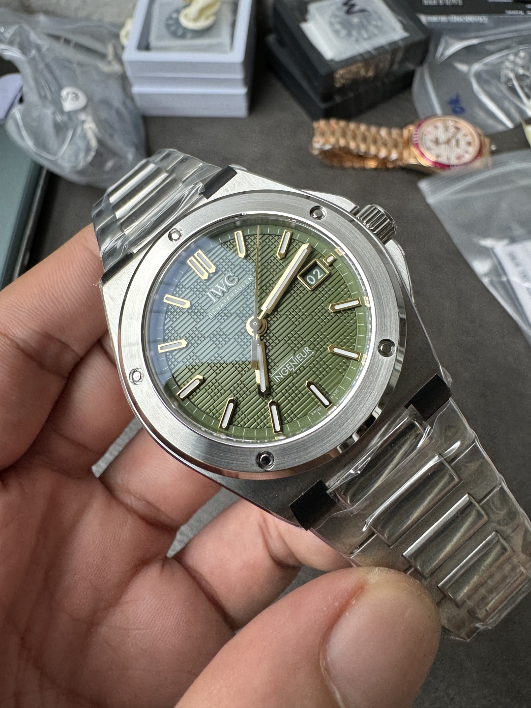 Iwc V7 Ingenieur 2023 Watches Wonders Geneva Gérald Genta 1970 Ref. 40 mm Watch Case .thickness 7 5 H Dial Sl Markers Luminous 70 ,3 ,6 Originalsteel Strapmold Opening, Original, 100 V7 Sw300 movement, V7 2892 V7