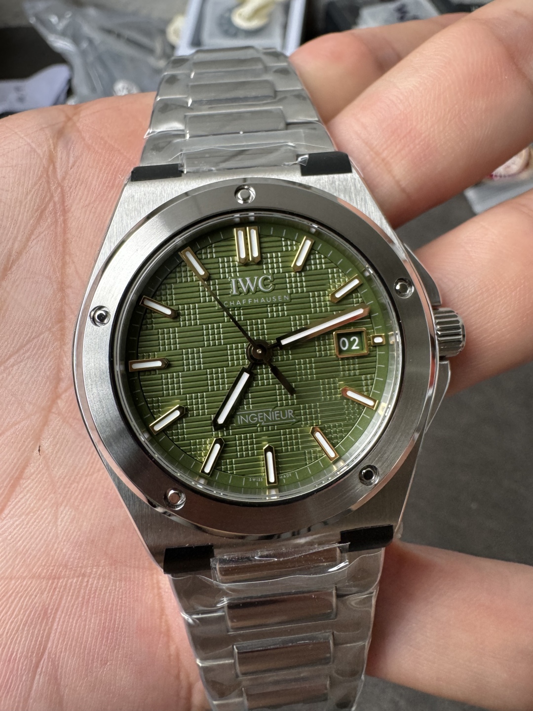 Iwc V7 Ingenieur 2023 Watches Wonders Geneva Gérald Genta 1970 Ref. 40 mm Watch Case .thickness 7 5 H Dial Sl Markers Luminous 70 ,3 ,6 Originalsteel Strapmold Opening, Original, 100 V7 Sw300 movement, V7 2892 V7