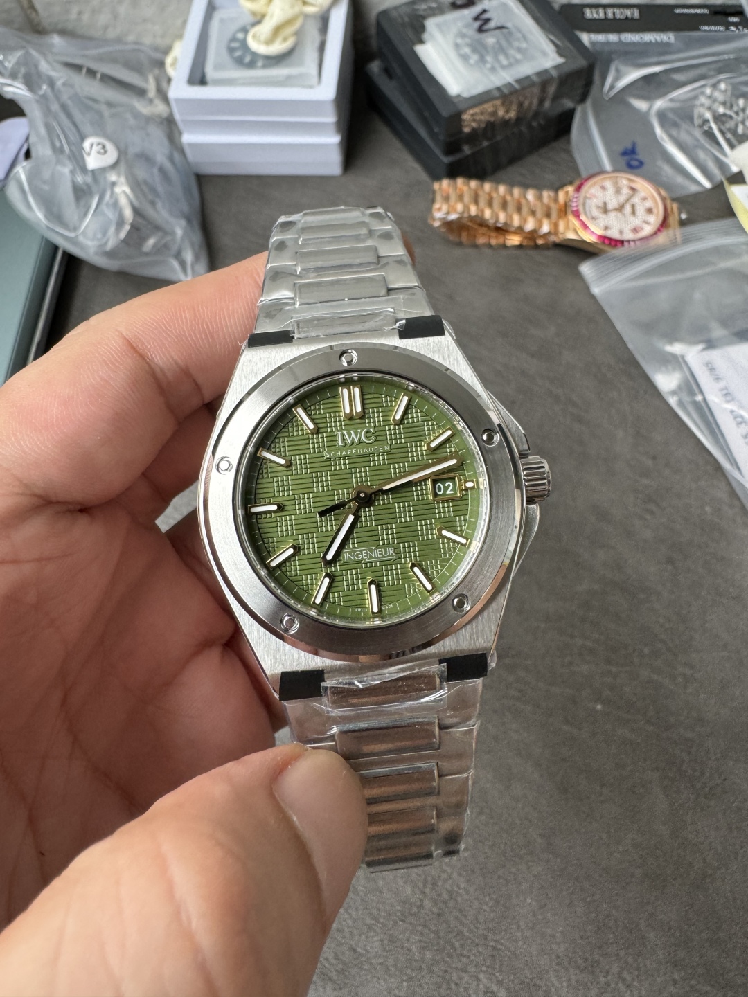 Iwc V7 Ingenieur 2023 Watches Wonders Geneva Gérald Genta 1970 Ref. 40 mm Watch Case .thickness 7 5 H Dial Sl Markers Luminous 70 ,3 ,6 Originalsteel Strapmold Opening, Original, 100 V7 Sw300 movement, V7 2892 V7