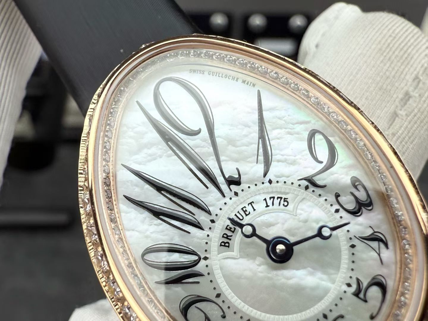 Breguet Gr Watch Case Size Small Size33 X 25 117 99gram 26gram Original Fish Eye Effect, Diamond Originalk ,zf Strap Clasp Movement Breguet.537/3 Qc