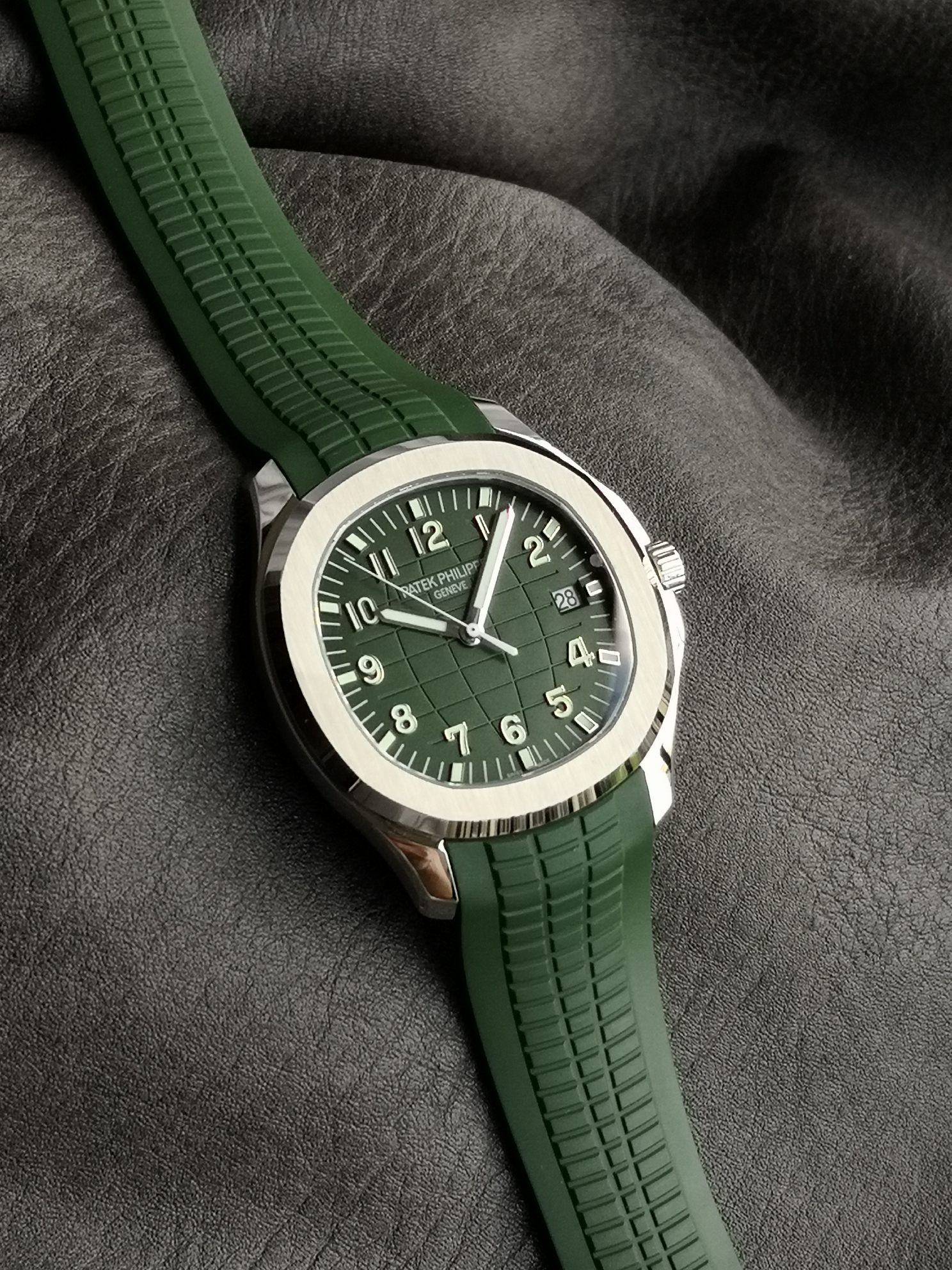 Patek Philippe 3k Philippeaquanaut 5168g-010 Watch Case Strap, Dial, Cal.26-330 S C Mechanical,42