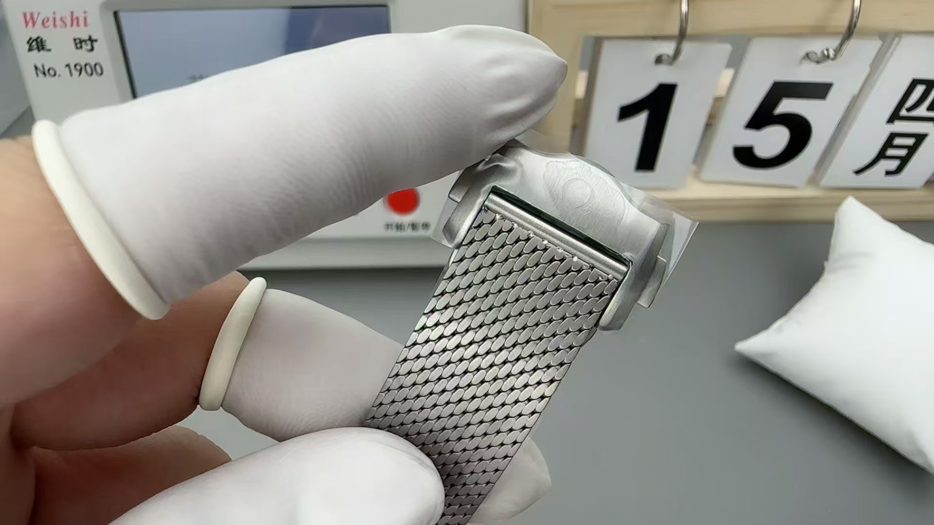 Omega Vs 007--v4 8800 Movementvs movement ①vs ②vs 52 2824 movement41 11 55 ③ ①vs 8800diameter 5 mm ,thickness4.65 0 Mmthickness5.6 ②movement