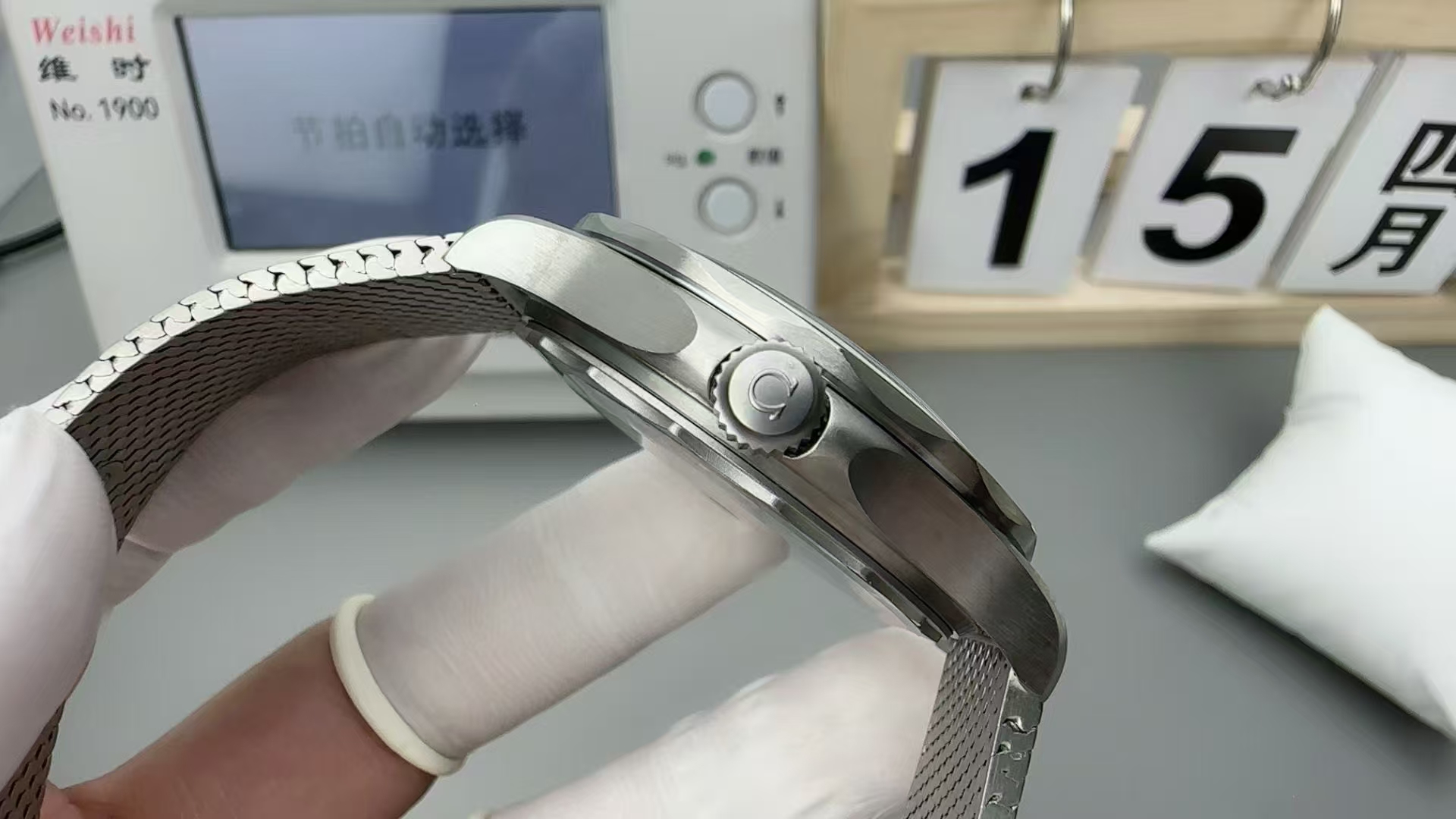 Omega Vs 007--v4 8800 Movementvs movement ①vs ②vs 52 2824 movement41 11 55 ③ ①vs 8800diameter 5 mm ,thickness4.65 0 Mmthickness5.6 ②movement