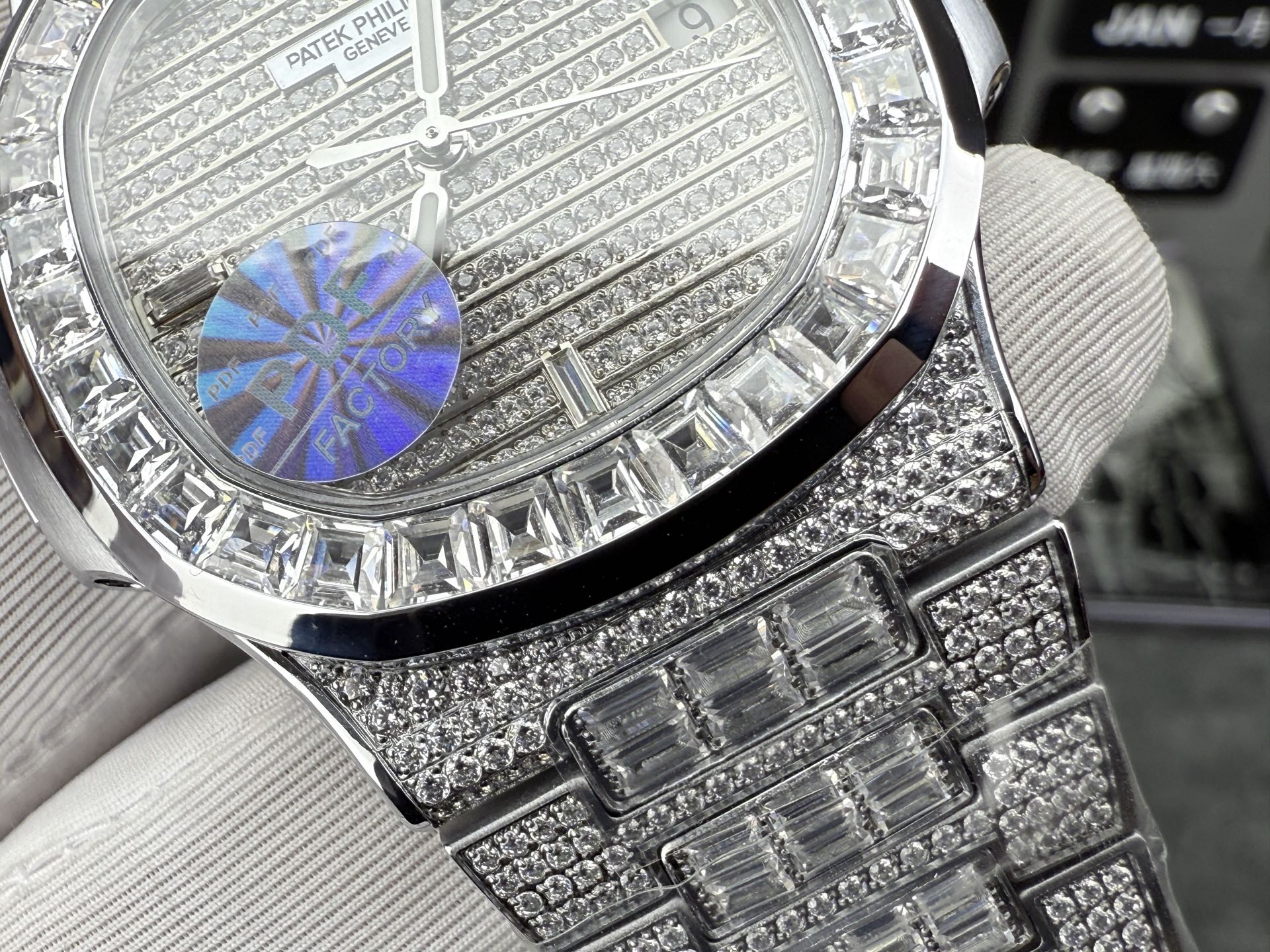 Patek Philippe Pdf Factory Nautilus 5719 Size:40 mm x8.7 Movement: 26-330 Automatic Windingmovement, 316l Cnc ,rose Gold Plated Watch Case 100 32 T 803 150 Dial 255 3