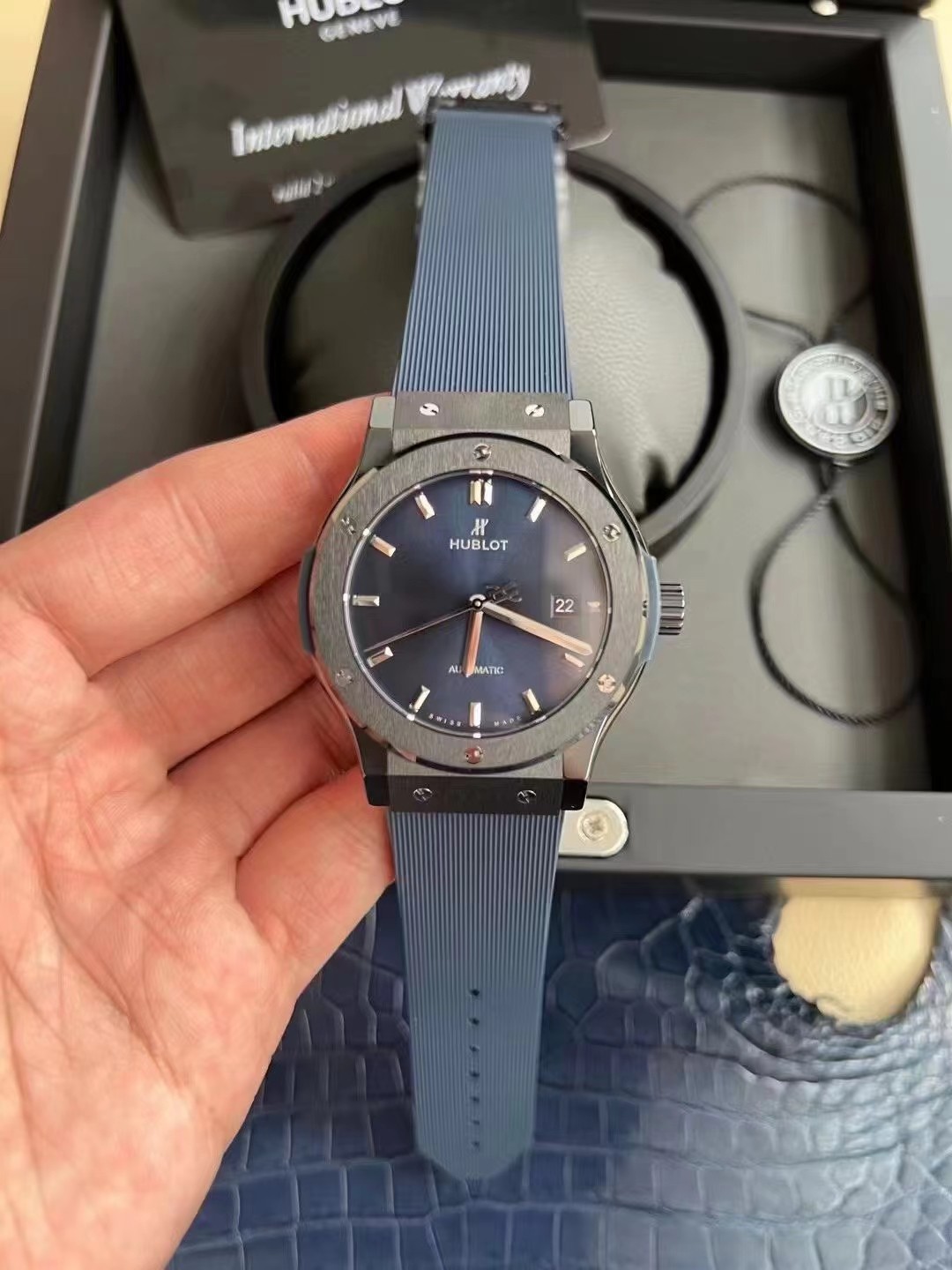 Jjz Classic Fusion cm.jjz Ceramic 3 Original 100 Mechanical 42 ,sizediameter42 mm 6 H Titanium Watch Strap Originalmold Opening Logo Originalseiko Iptitanium Dial 4 Movementhub1110 Movement Sw300-1, 2892 Hublot Attar United Limited Edition