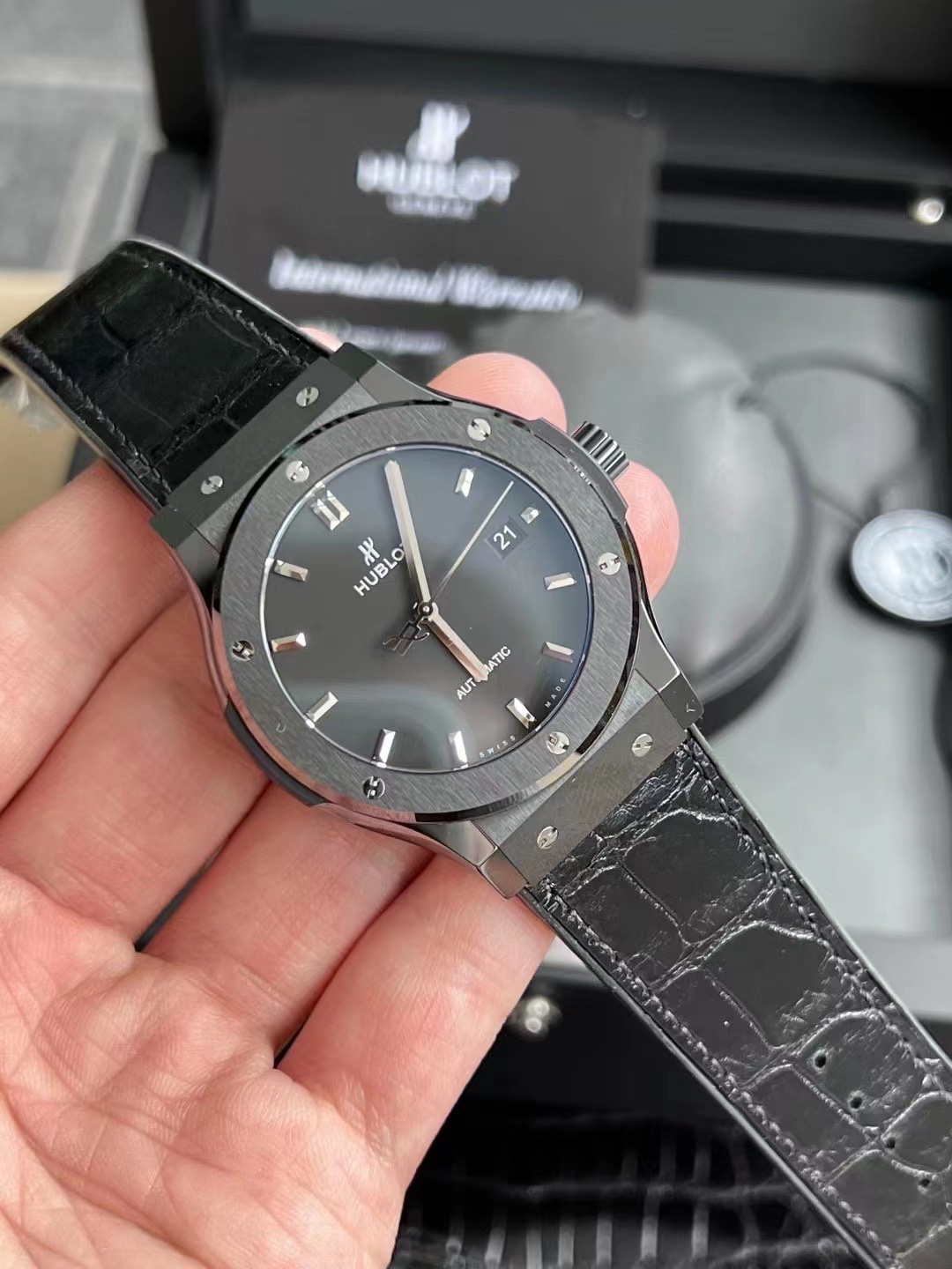 Jjz Hublothublot Classic Fusion cm.jjz Ceramic 3 Original 100 Mechanical 42 ,sizediameter42 mm 6 H Titanium Watch Strap Originalmold Opening Logo Originalseiko Iptitanium Dial 4 Movementhub1110 Movement Sw300-1, 2892 Hublot Attar United Limited Edition