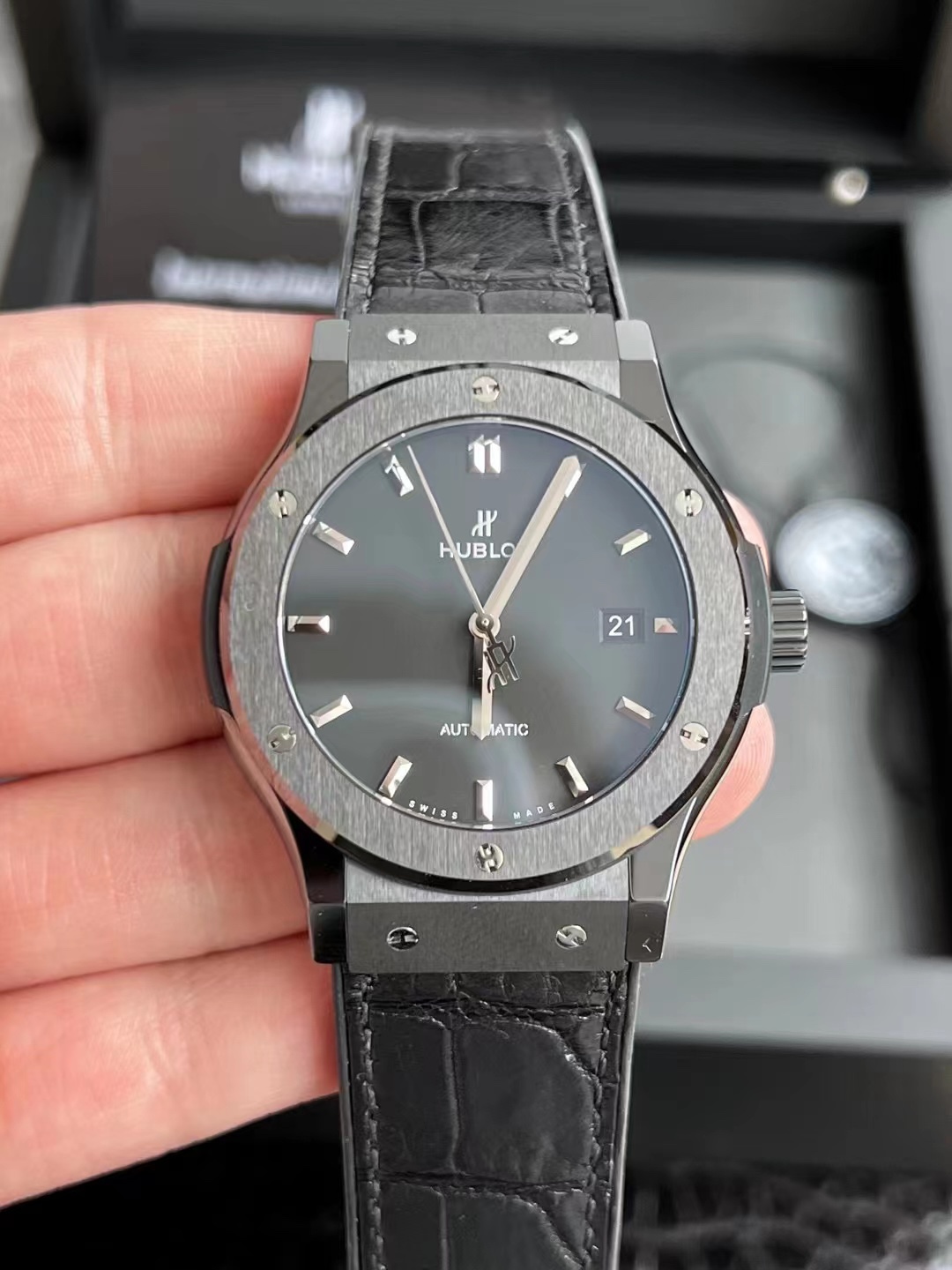 Jjz Hublothublot Classic Fusion cm.jjz Ceramic 3 Original 100 Mechanical 42 ,sizediameter42 mm 6 H Titanium Watch Strap Originalmold Opening Logo Originalseiko Iptitanium Dial 4 Movementhub1110 Movement Sw300-1, 2892 Hublot Attar United Limited Edition