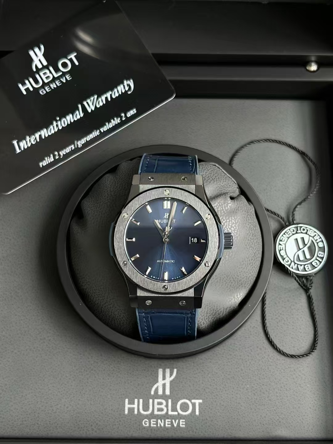 Jjz Hublothublot Classic Fusion cm.jjz Ceramic 3 Original 100 Mechanical 42 ,sizediameter42 mm 6 H Titanium Watch Strap Originalmold Opening Logo Originalseiko Iptitanium Dial 4 Movementhub1110 Movement Sw300-1, 2892 Hublot Attar United Limited Edition