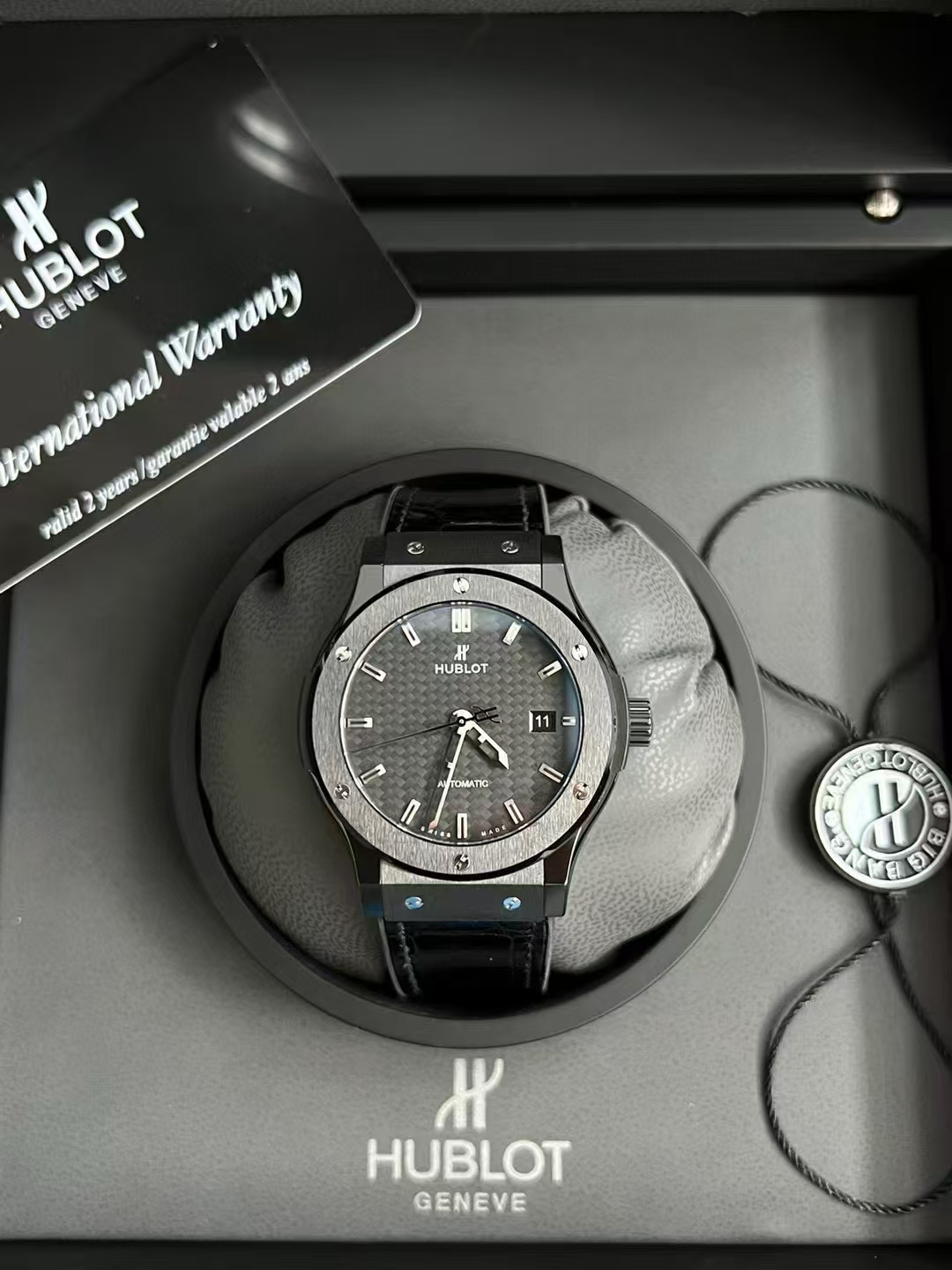 Jjz Hublothublot Classic Fusion cm.jjz Ceramic 3 Original 100 Mechanical 42 ,sizediameter42 mm 6 H Titanium Watch Strap Originalmold Opening Logo Originalseiko Iptitanium Dial 4 Movementhub1110 Movement Sw300-1, 2892 Hublot Attar United Limited Edition