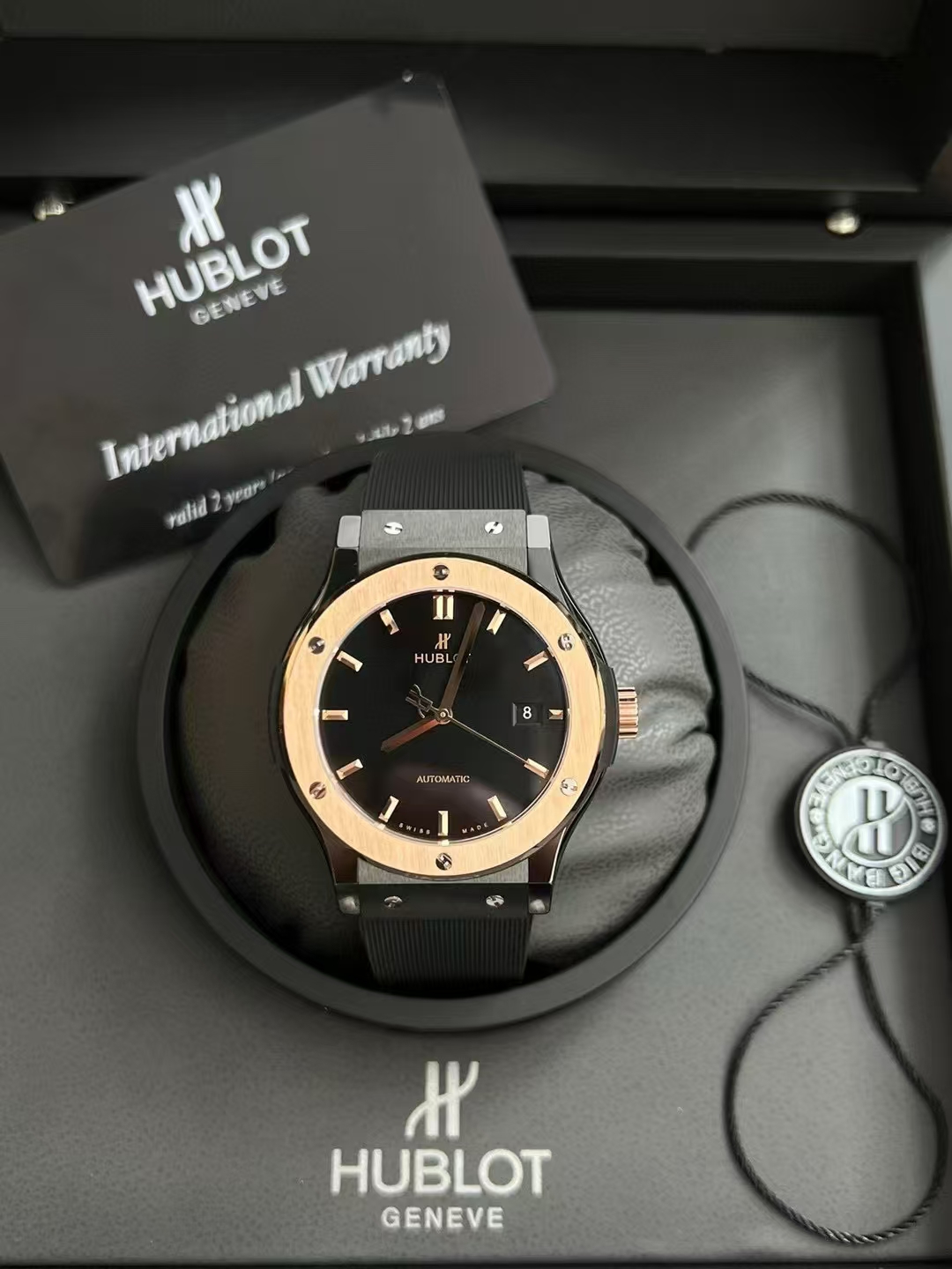 Jjz Hublothublot Classic Fusion cm.jjz Ceramic 3 Original 100 Mechanical 42 ,sizediameter42 mm 6 H Titanium Watch Strap Originalmold Opening Logo Originalseiko Iptitanium Dial 4 Movementhub1110 Movement Sw300-1, 2892 Hublot Attar United Limited Edition