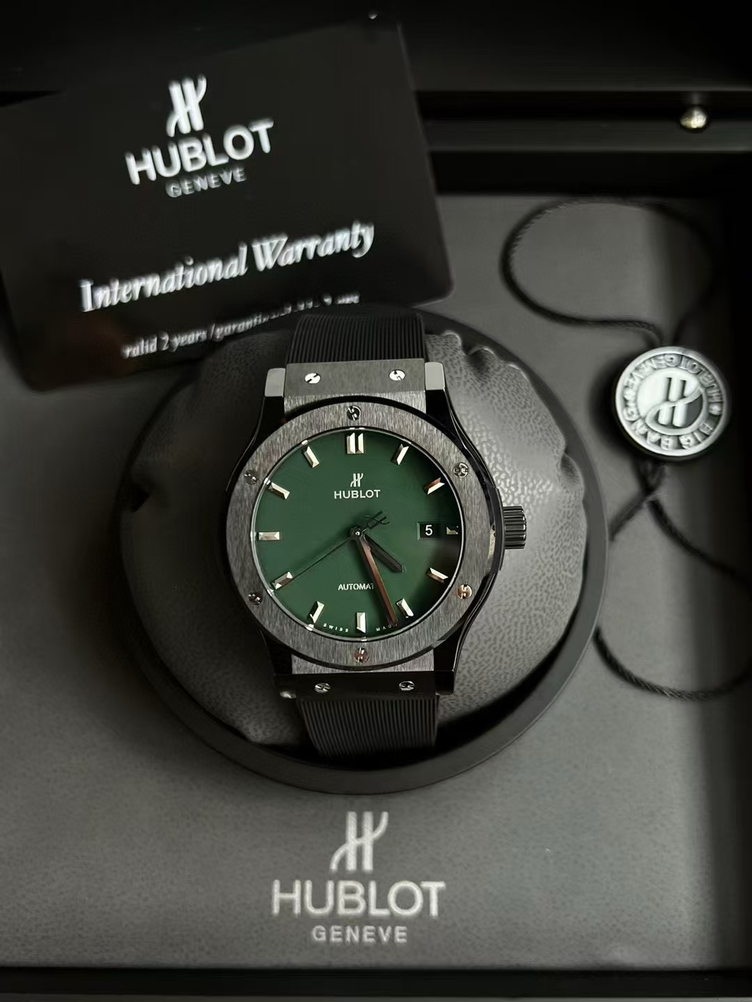 Jjz Hublothublot Classic Fusion cm.jjz Ceramic 3 Original 100 Mechanical 42 ,sizediameter42 mm 6 H Titanium Watch Strap Originalmold Opening Logo Originalseiko Iptitanium Dial 4 Movementhub1110 Movement Sw300-1, 2892 Hublot Attar United Limited Edition