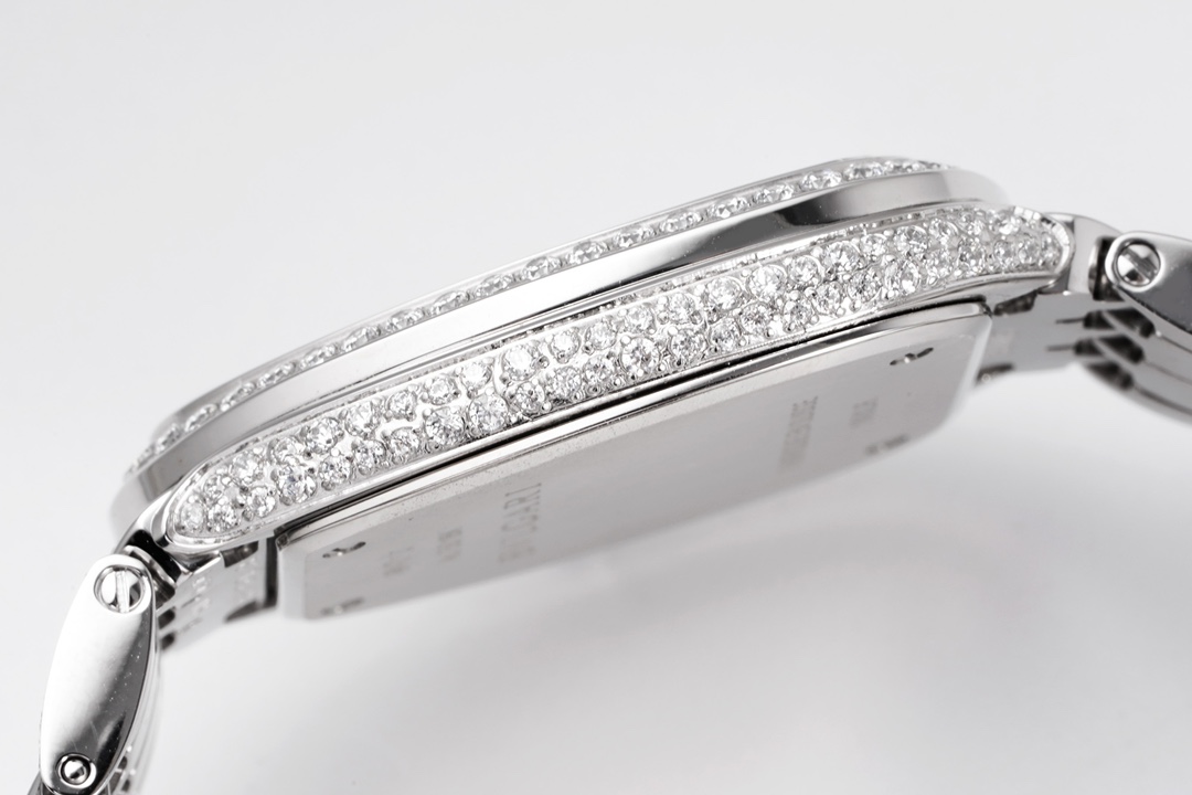 Bulgari Serpentiseduttori Watch Case Size33 ,thickness6.85 1 2 Dial, 3 4 Strap 223 Clasp 5 Quartzmovement 6 Waterproof 30 Bv