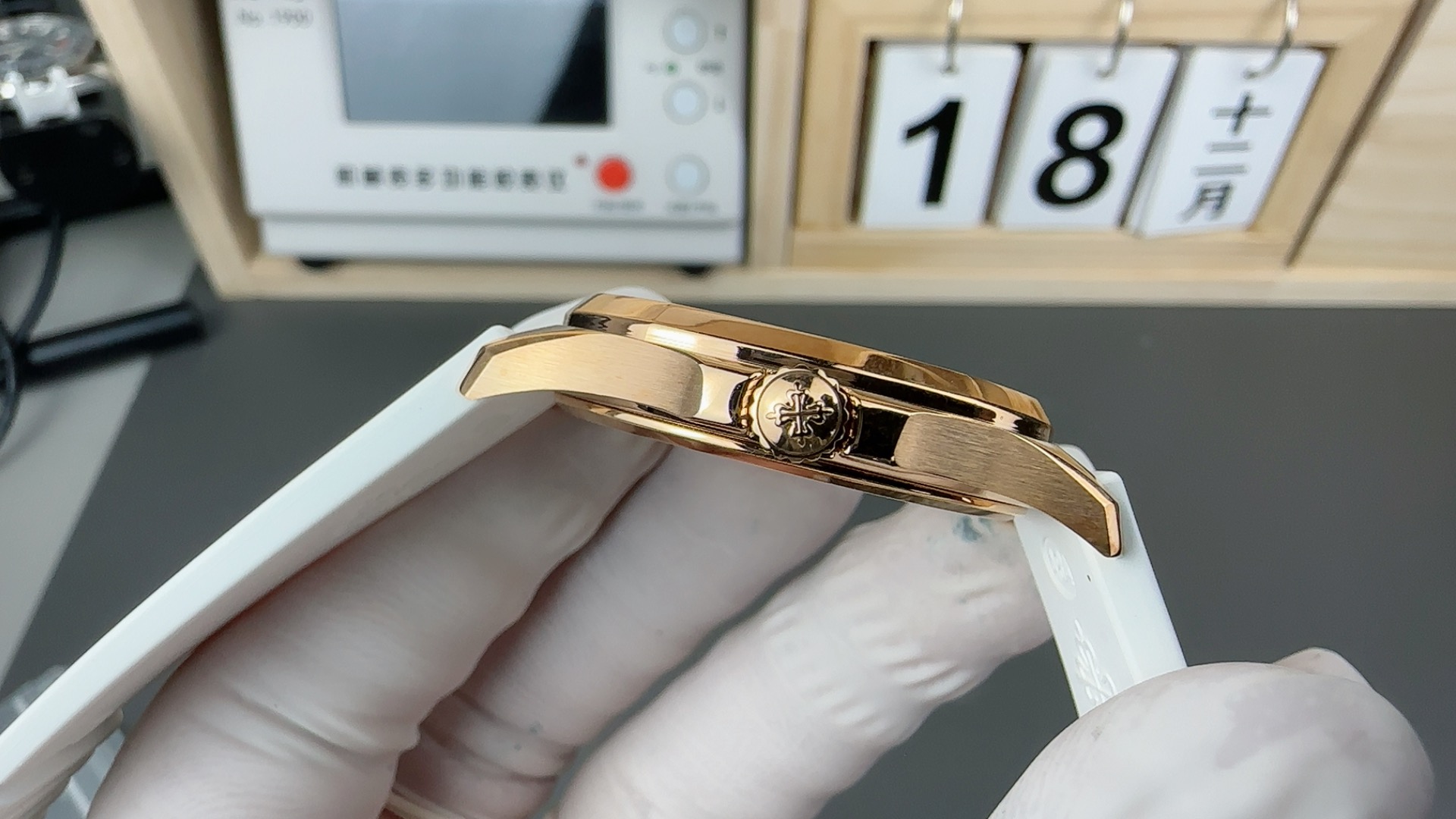 Patek Philippe 5067a Quartz --ppf Originalpp--5067a Mold Opening. Philippe--5067a Watch Strap Original tropical Gram Aquanaut Clasp, Case Size35.6x7.7 mm 46 1gram Movement Quartzmovement Ppcal.e23-250