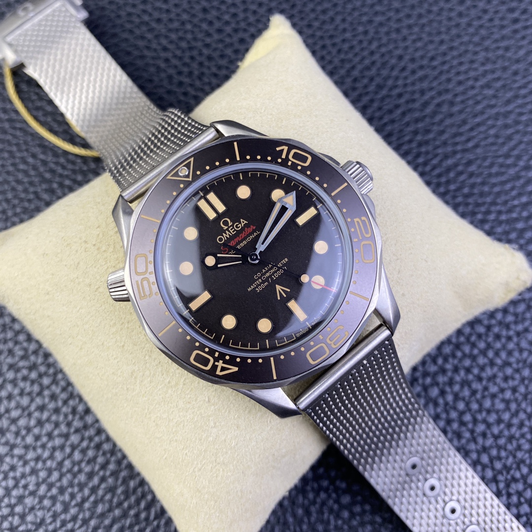 Omega Vs Omegaomega 007- Watch Case Steel Strap. 8806 movement, Dial Luminous Canvaswatch 007