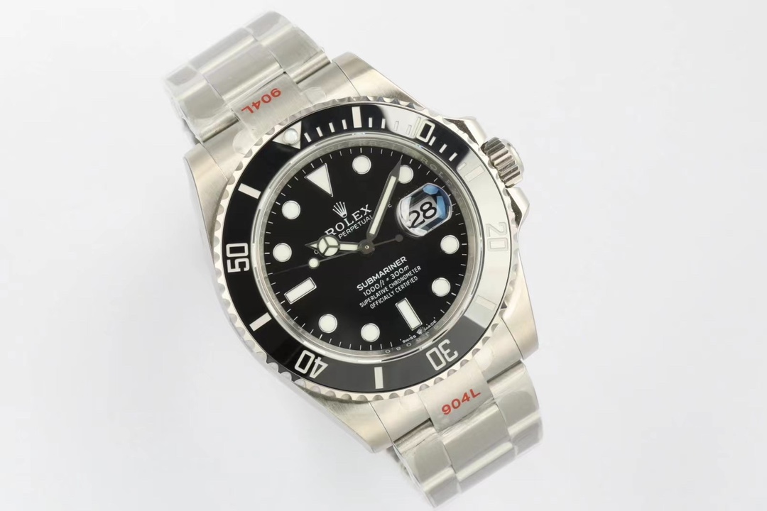 Rolex Ewrolex 41 Mold Opening,sizethickness Original 1 3235 movement 2 Thickness12.5 mm :case Diameter41 ceramic Watch Crystal 3 Luminous, 4 Sapphire 5 Strap 6 18k Ew