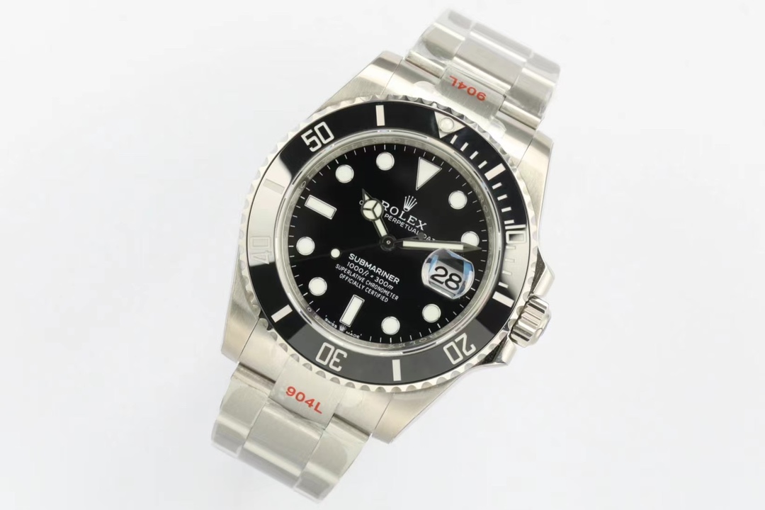 Rolex Ewrolex 41 Mold Opening,sizethickness Original 1 3235 movement 2 Thickness12.5 mm :case Diameter41 ceramic Watch Crystal 3 Luminous, 4 Sapphire 5 Strap 6 18k Ew