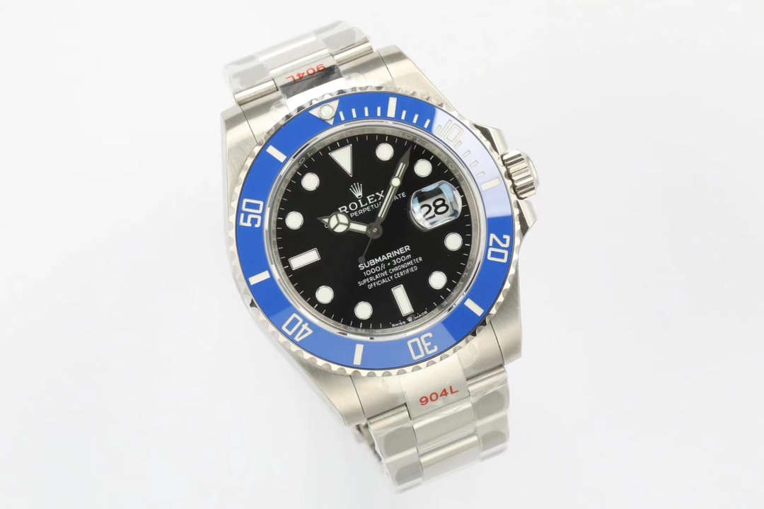 Rolex Ewrolex 41 Mold Opening,sizethickness Original 1 3235 movement 2 Thickness12.5 mm :case Diameter41 ceramic Watch Crystal 3 Luminous, 4 Sapphire 5 Strap 6 18k Ew