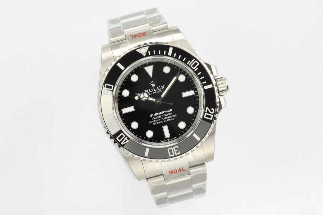 Rolex Ewrolex 41 Mold Opening,sizethickness Original 1 3230 movement 2 Thickness12.5 mm :case Diameter41 ceramic Watch Crystal 3 Luminous, 4 Sapphire 5 Strap 6 18k Ew