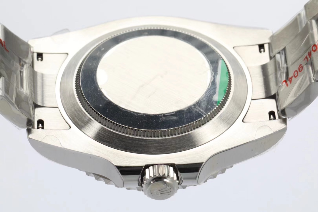 Rolex Ewrolex 41 Mold Opening,sizethickness Original 1 3230 movement 2 Thickness12.5 mm :case Diameter41 ceramic Watch Crystal 3 Luminous, 4 Sapphire 5 Strap 6 18k Ew