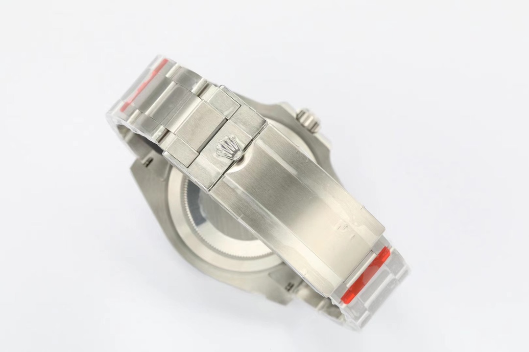 Rolex Ewrolex 41 Mold Opening,sizethickness Original 1 3230 movement 2 Thickness12.5 mm :case Diameter41 ceramic Watch Crystal 3 Luminous, 4 Sapphire 5 Strap 6 18k Ew