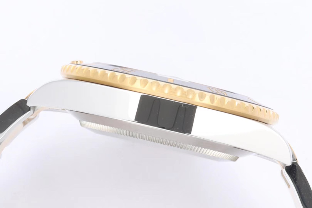 Rolex Ewrolex 41 Mold Opening,sizethickness Original 1 3235 movement 2 Thickness12.5 mm :case Diameter41 ceramic Watch Crystal 3 Luminous, 4 Sapphire 5 Strap 6 18k Ew