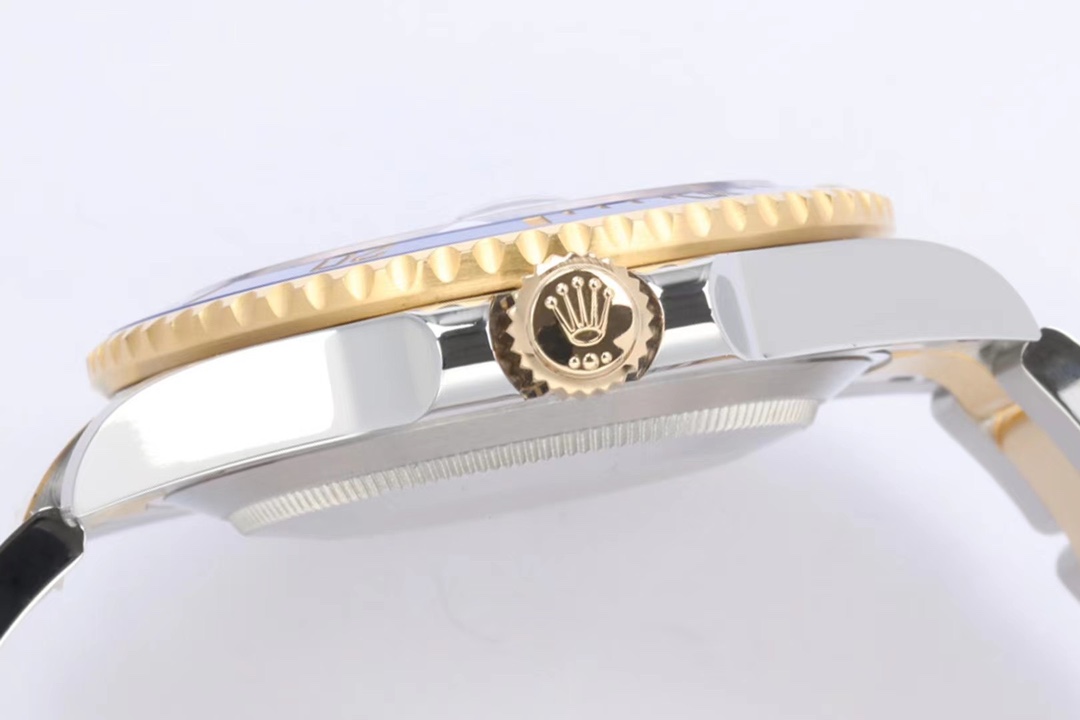 Rolex Ewrolex 41 Mold Opening,sizethickness Original 1 3235 movement 2 Thickness12.5 mm :case Diameter41 ceramic Watch Crystal 3 Luminous, 4 Sapphire 5 Strap 6 18k Ew