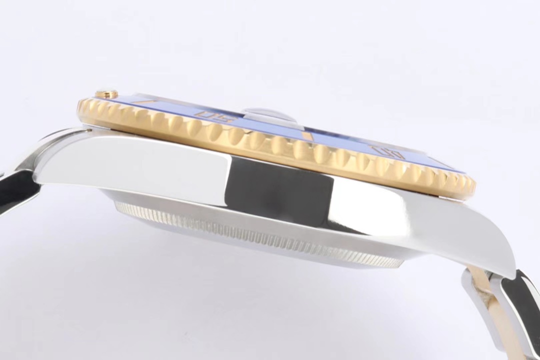 Rolex Ewrolex 41 Mold Opening,sizethickness Original 1 3235 movement 2 Thickness12.5 mm :case Diameter41 ceramic Watch Crystal 3 Luminous, 4 Sapphire 5 Strap 6 18k Ew