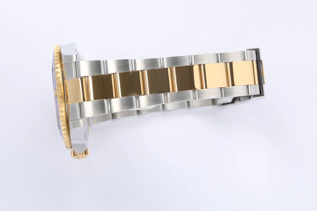 Rolex Ewrolex 41 Mold Opening,sizethickness Original 1 3235 movement 2 Thickness12.5 mm :case Diameter41 ceramic Watch Crystal 3 Luminous, 4 Sapphire 5 Strap 6 18k Ew