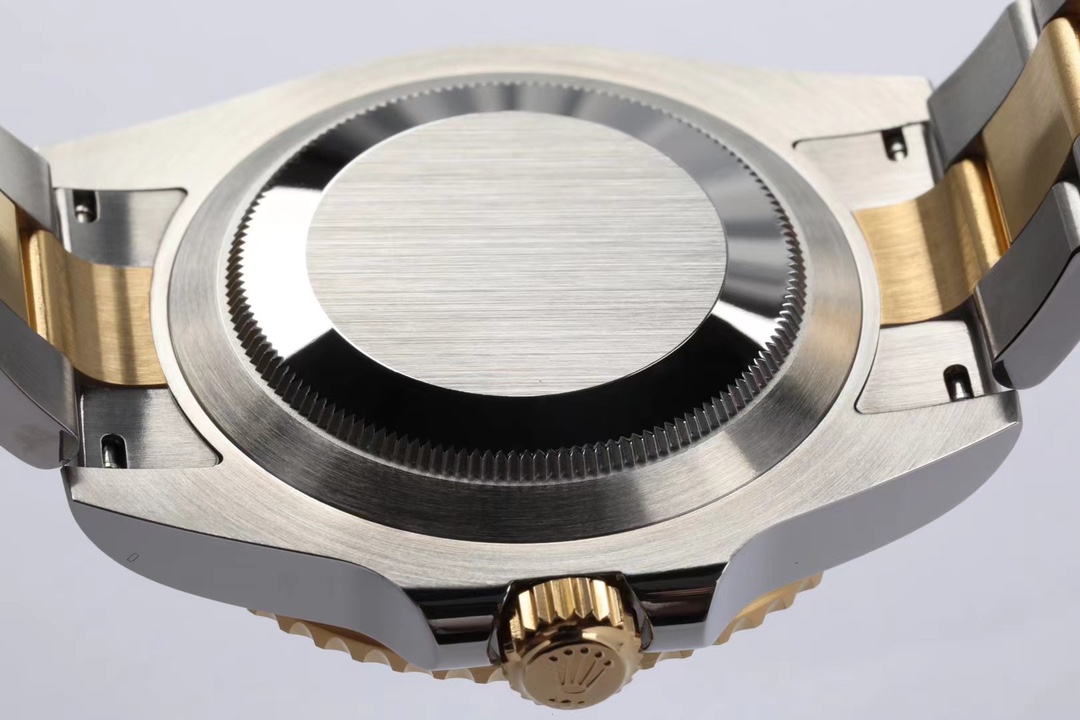 Rolex Ewrolex 41 Mold Opening,sizethickness Original 1 3235 movement 2 Thickness12.5 mm :case Diameter41 ceramic Watch Crystal 3 Luminous, 4 Sapphire 5 Strap 6 18k Ew