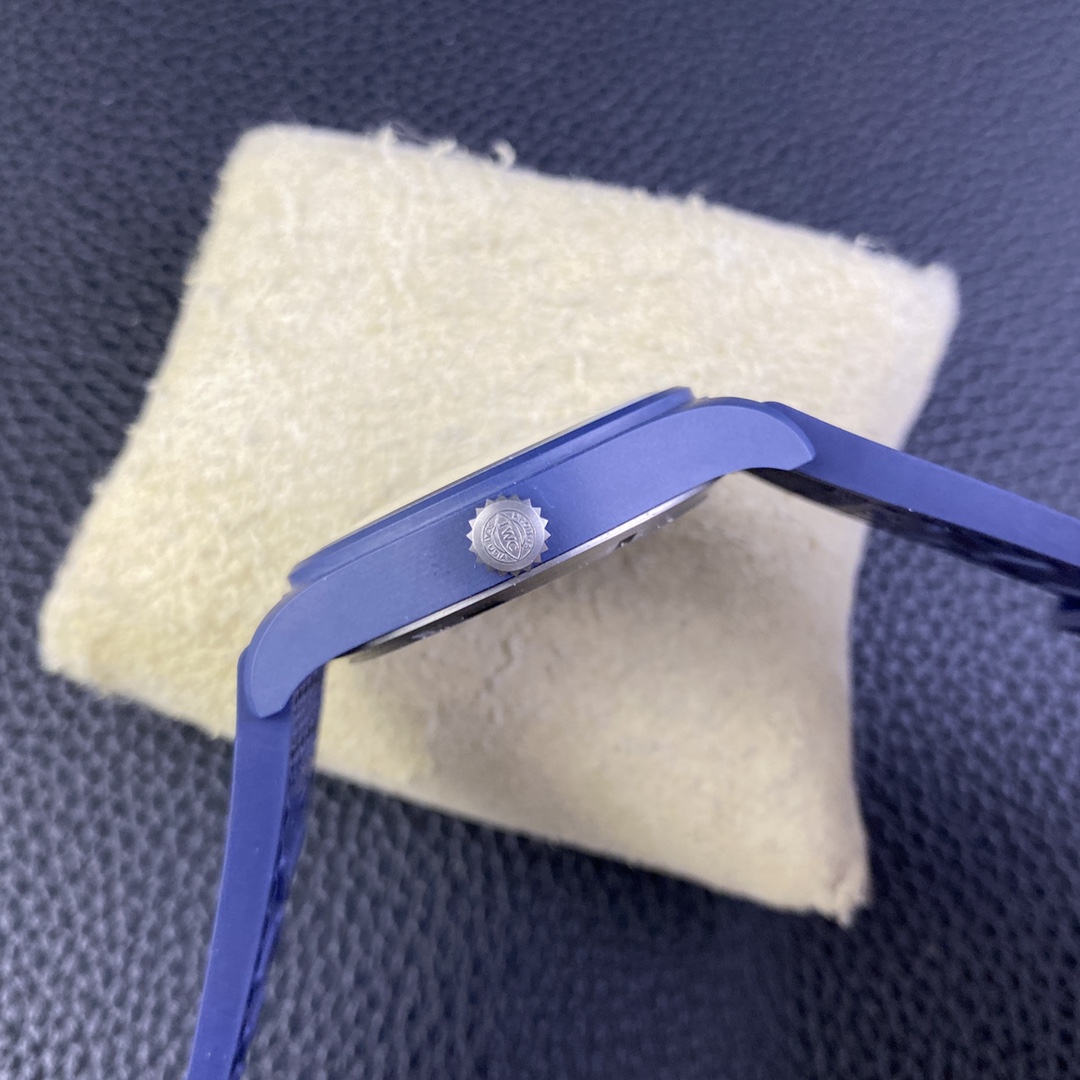 Iwc Iwciwc Gram. V7 Ceramic Iw328101, Original Originalmold Opening, V7 ,size V7 ,v7 V7 Movement V7 2892 ,watch Hands V7 .ceramicwatch Case V7 Strap .v7 Titanium Logo ,v7 ,41 mm diameterwatch Dial Markers, ,v7 Gramwatch Luminous V7