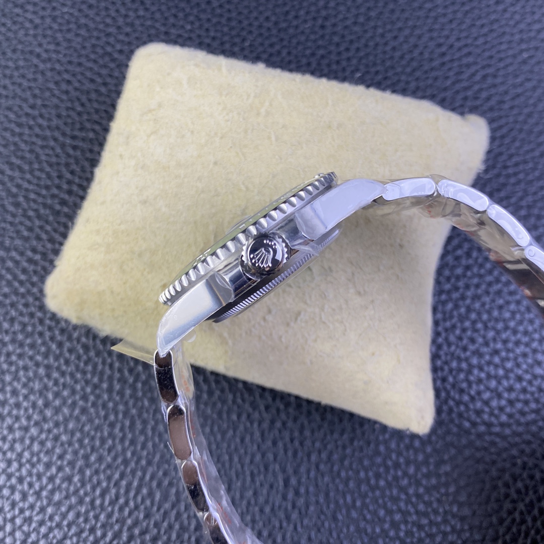 Rolex Clean /c Rolex116610ln 40 mm 3135 Movement 904l / Ar Steel Strap watch Dial Ps: 1-31 Handsluminous/ Luminous C1c3luminous Ip ceramic V4 Original Cleanceramic / Clean-submariner