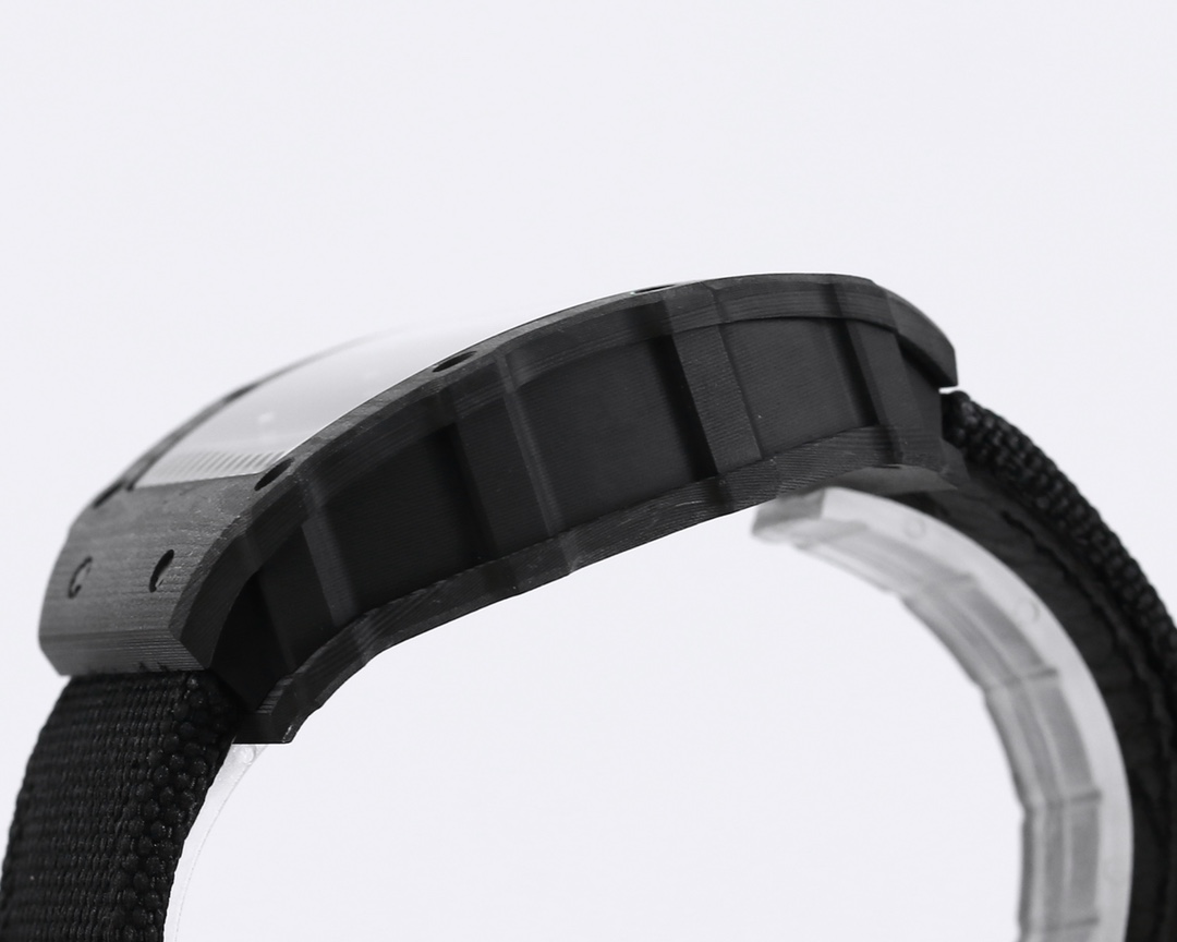 Richard Mille Bbr Millerm 35-01 Rafael Nadal 1 movement: Originalrmul3 2watch Case: Ntptoriginal ,gram 50g, ,cnc Watch Original 3watch Dial: Crystal: Strap: Clasp