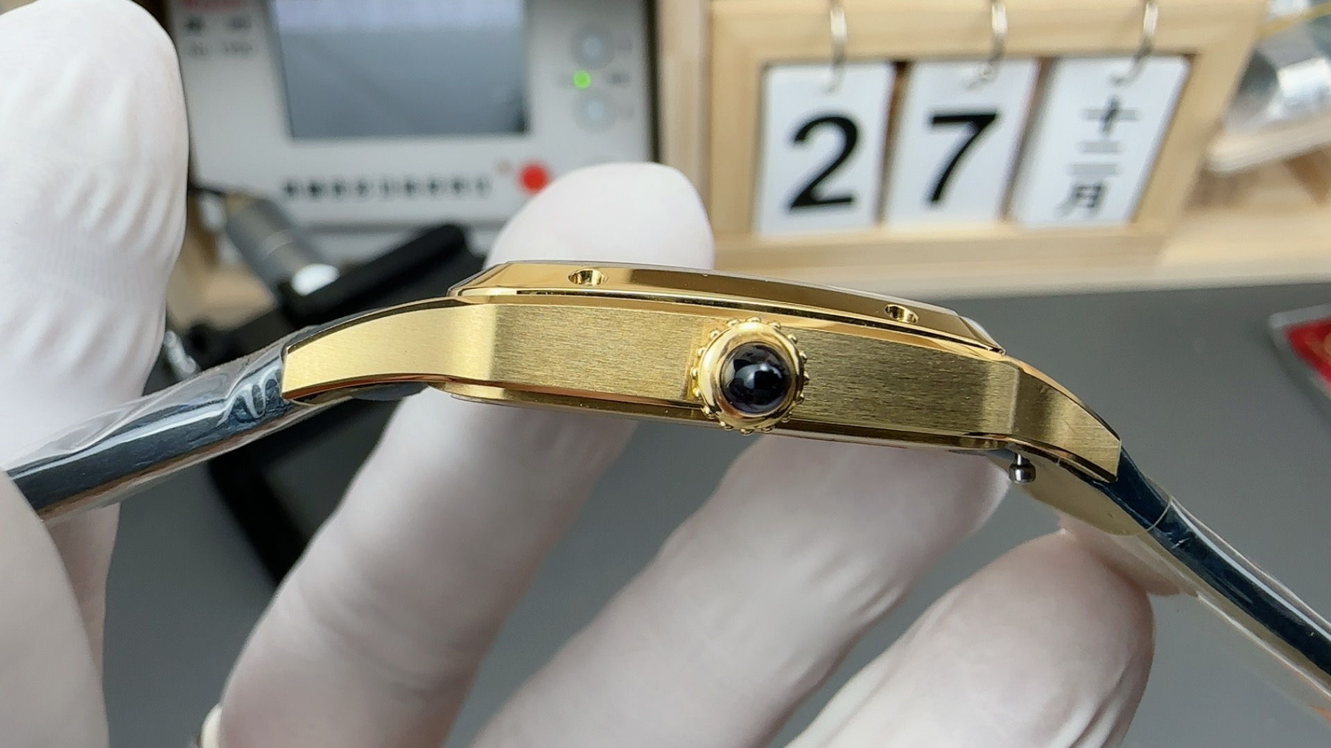 Cartier Afcartiercartier Quartz Movement: Case Diameter:small Size27.538 5 Watch Dial: Dial,gold Plated Hands,gold Crystal: Case,18k ,18krose Gold 1 Strap Waterproof :30