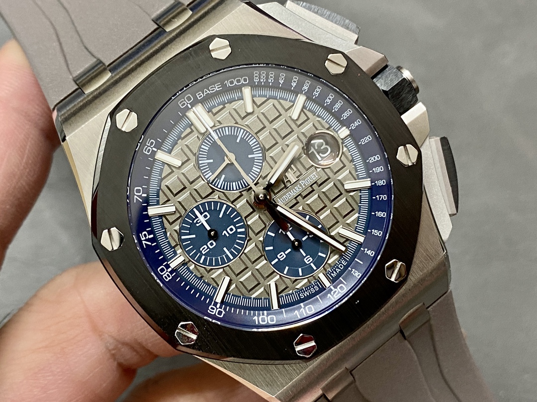 Audemars Piguet Apf Piguetap26400 44 mm diameter ,chronograph Cal.3126 movement