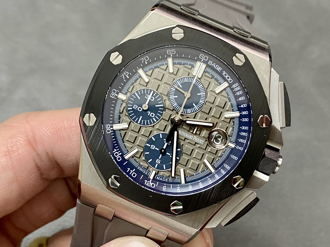 Audemars Piguet Apf Piguetap26400 44 mm diameter ,chronograph Cal.3126 movement