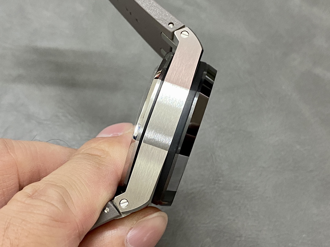 Audemars Piguet Apf Piguetap26400 44 mm diameter ,chronograph Cal.3126 movement