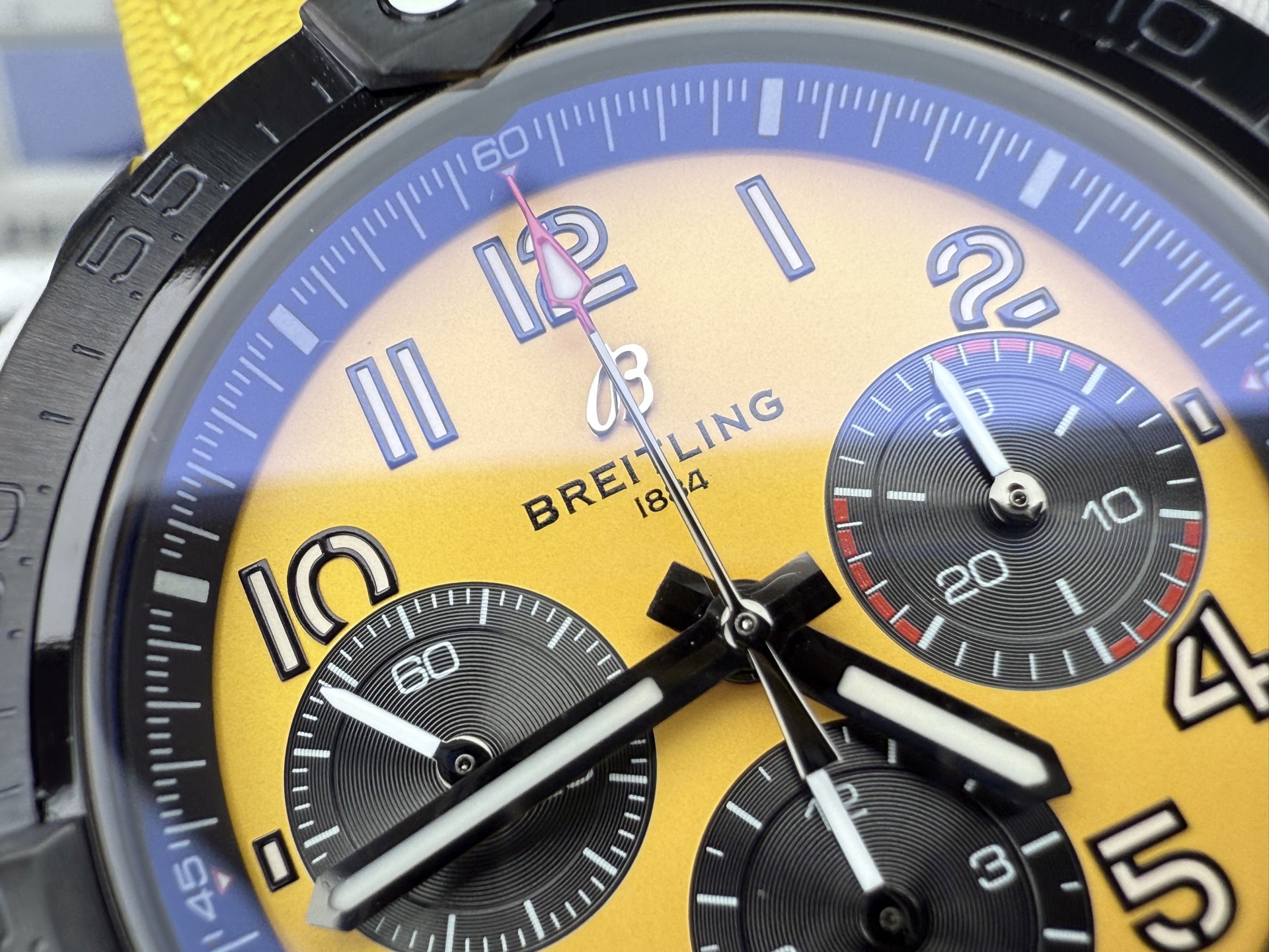 Breitling Bls Breitlingavenger /42 mm /7750