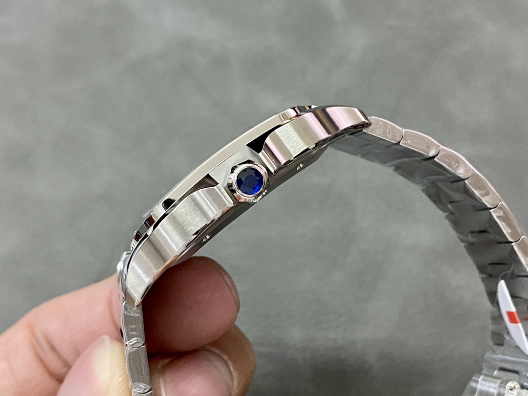 Cartier Bv -cartiersantos 1 :sapphire Crystalwatch Crystal 2 Watch Strap: 3 Case: ,adlc 4 5 Dial: 6 Size:5x39.8x9.38 mm 7 Movement: 9019