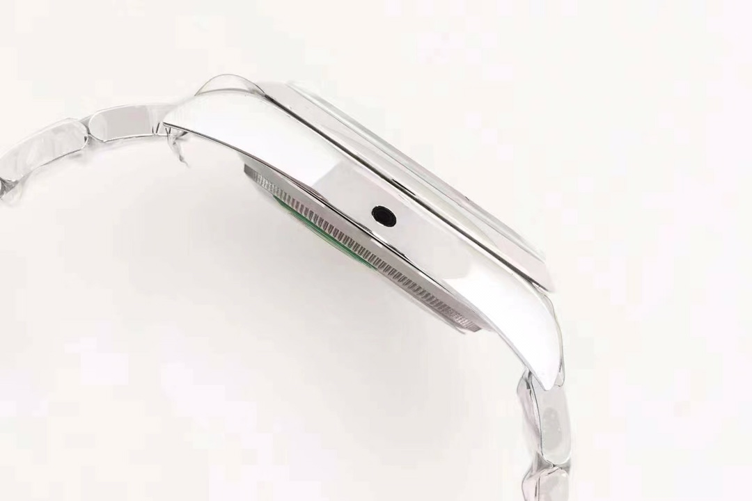 Rolex Ewrolex 39 ① 3132 Movement, ②watch Case:sizethickness Original ,thickness 3 ③ Luminous, ④ Sapphire Crystal ⑤watch Strap: Ar 904watch Ew